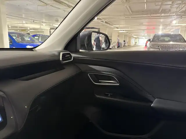 MG ZS view 8