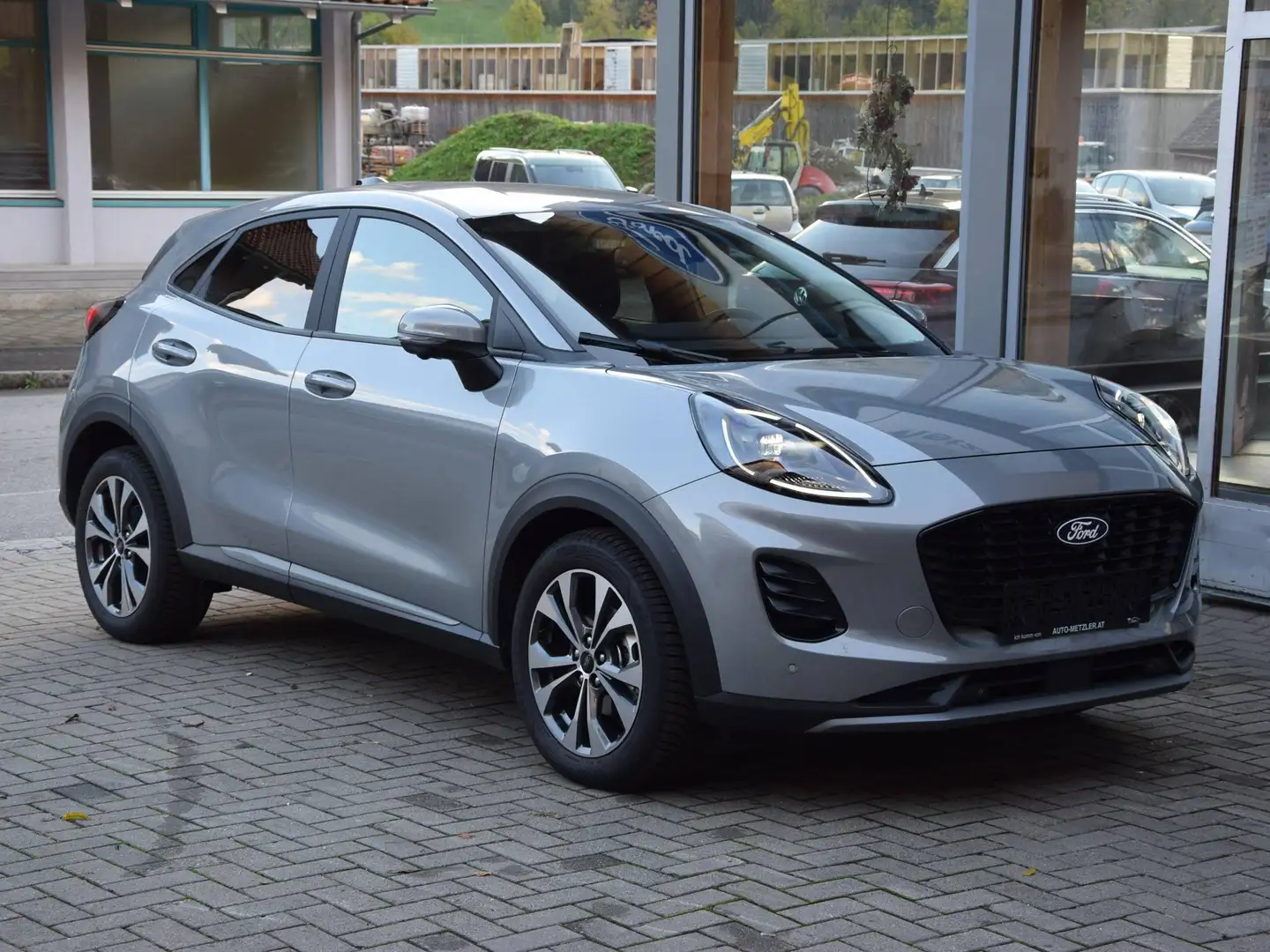 Ford Puma Titanium Grau - 2