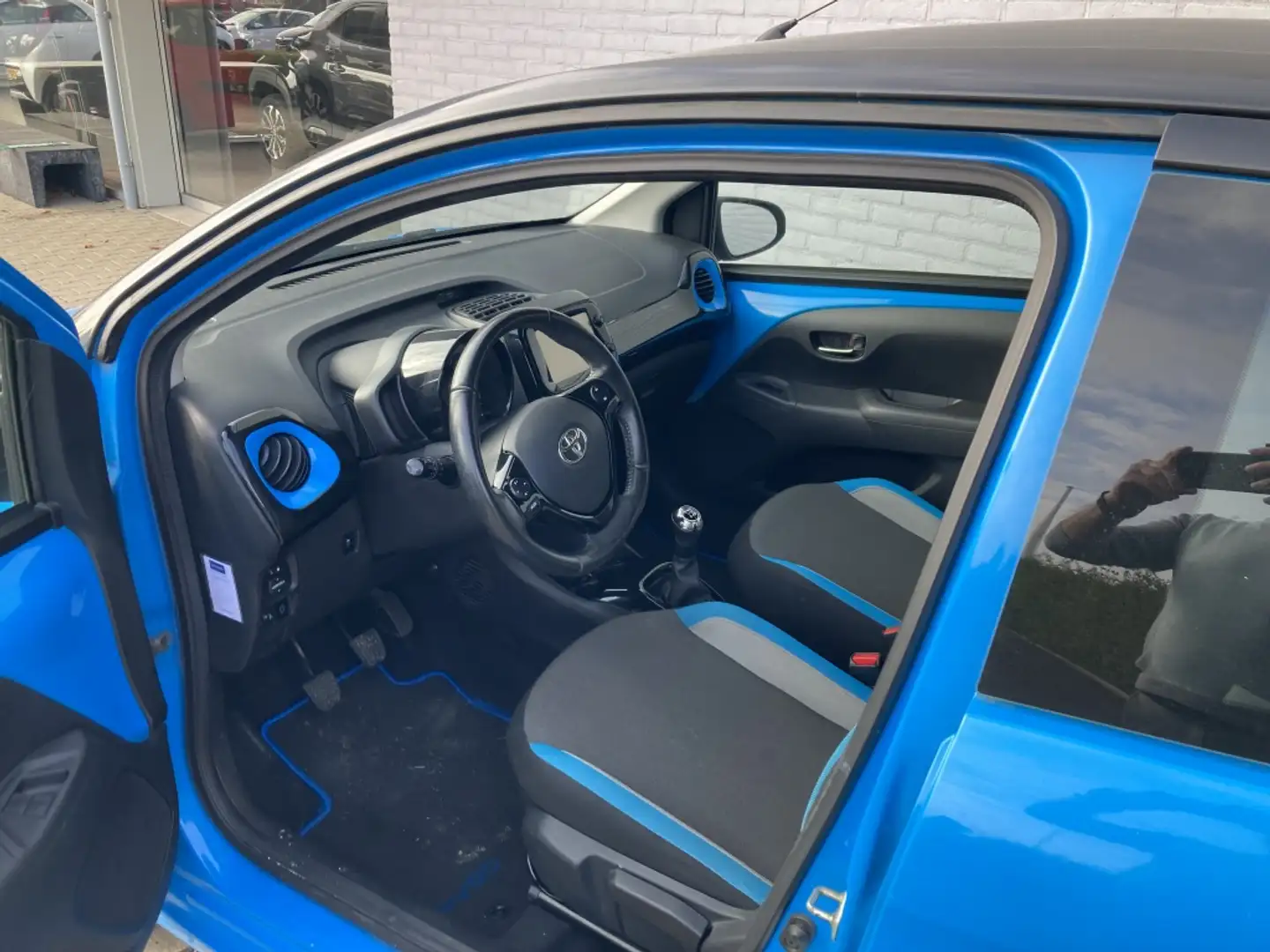 Toyota Aygo 1.0 VVT-i X-Cite 5-deurs | NL auto | Eerste eigena Blauw - 2