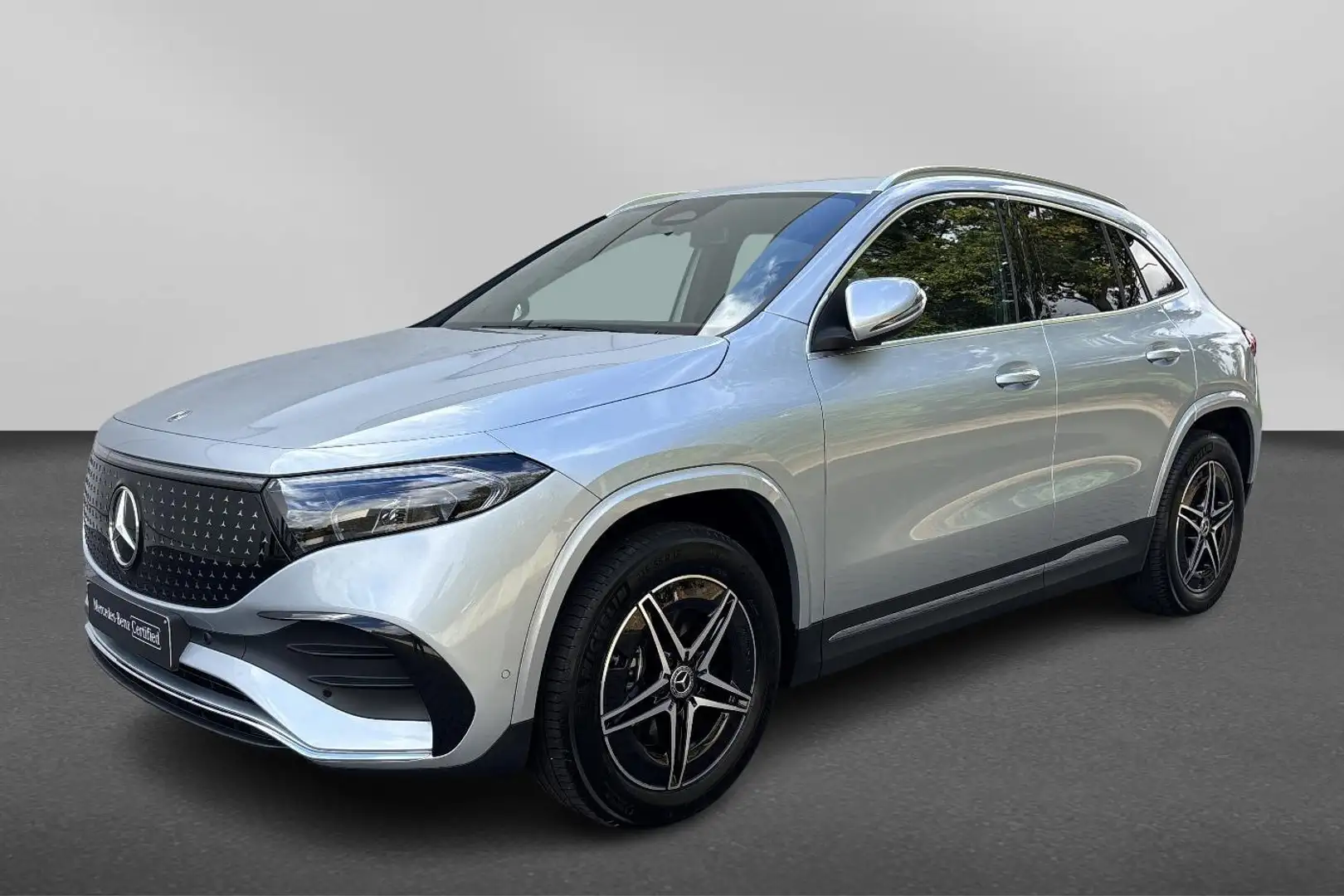 Mercedes-Benz EQA 300 Cars 4MATIC AMG Line Argent - 1