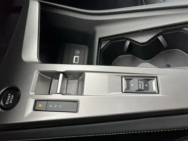 Peugeot 308 view 13