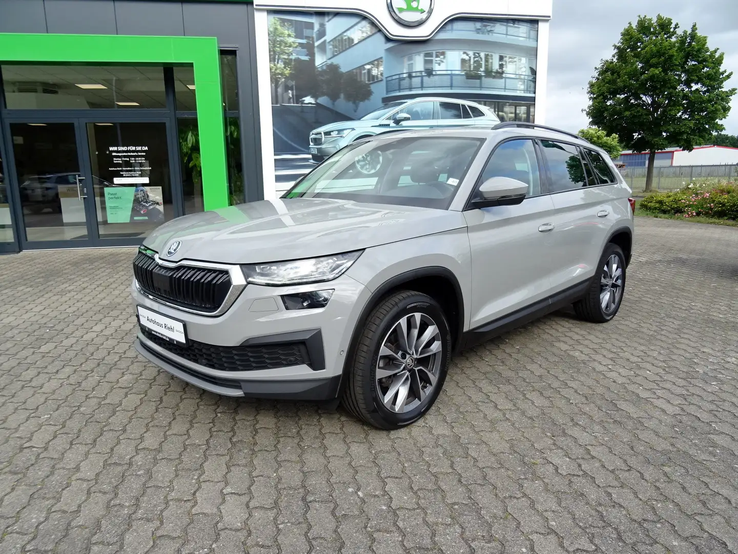 Skoda Kodiaq Tour*Matrix-LED*PDCkamera*AHZ*elek.Heckklappe* Grau - 2