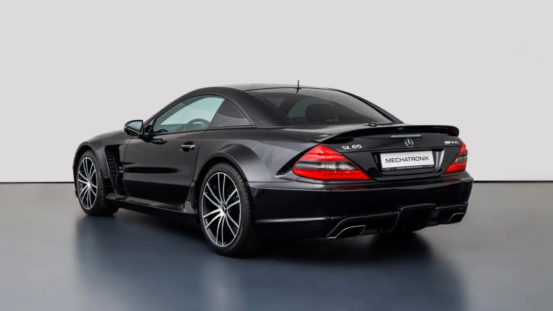 Mercedes-Benz SL 65 AMG Black Series crna - 2