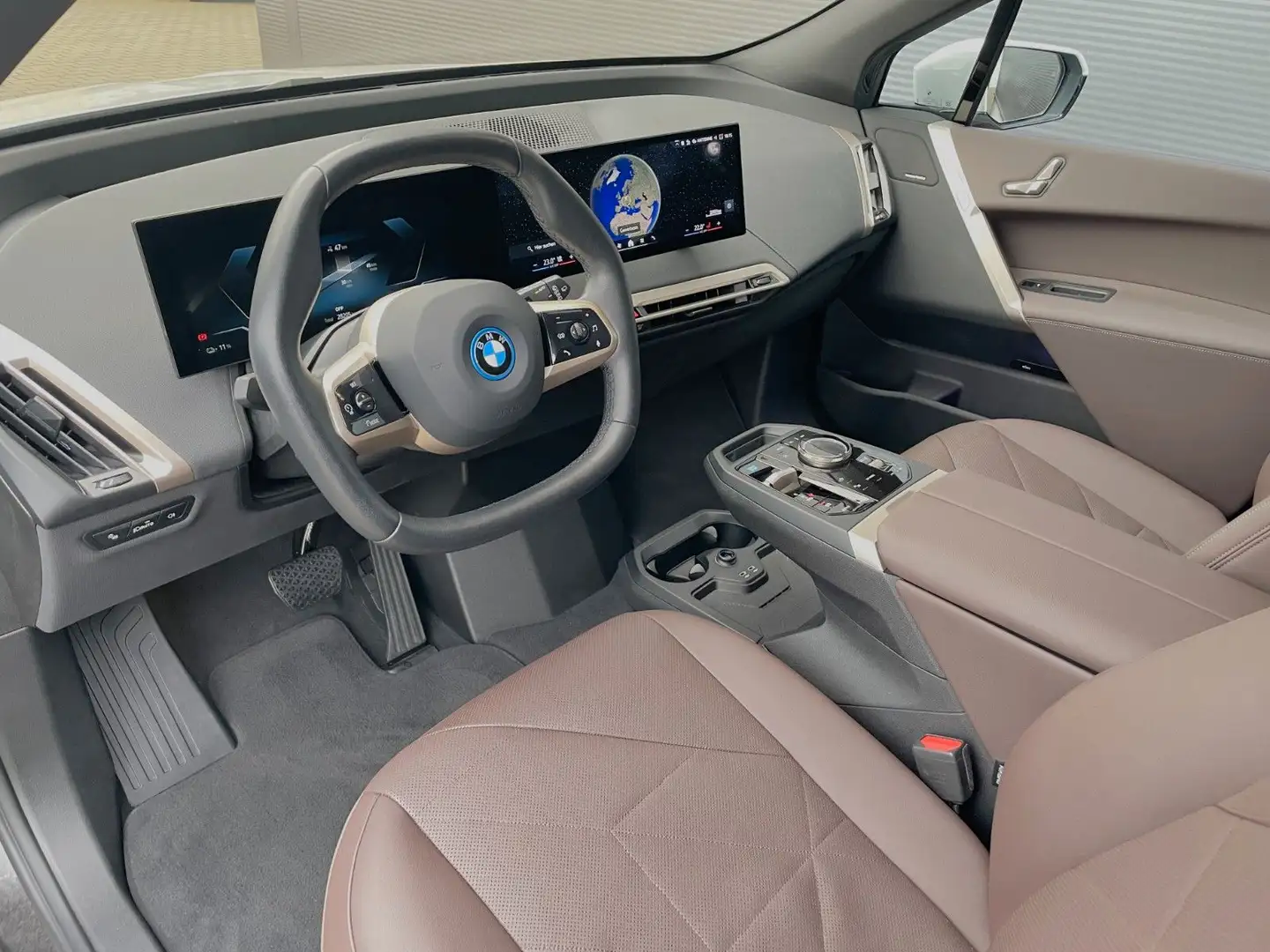 BMW iX 50 xDrive Sport*Pano*H&K*ACC*360°*SoftClose Bílá - 2