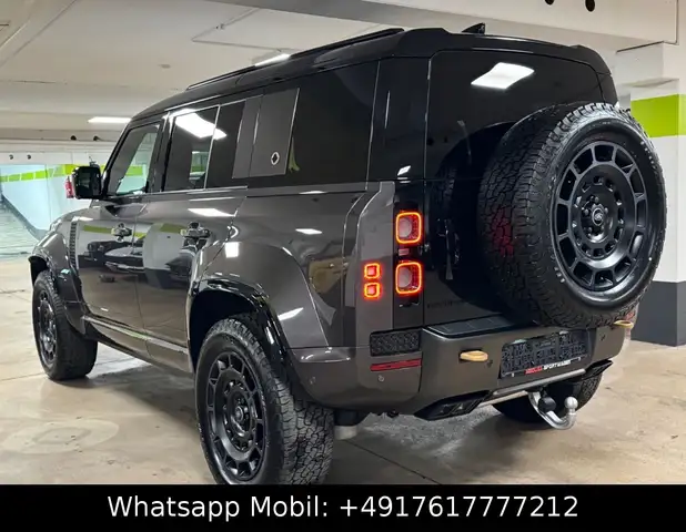 Land Rover Defender view 4