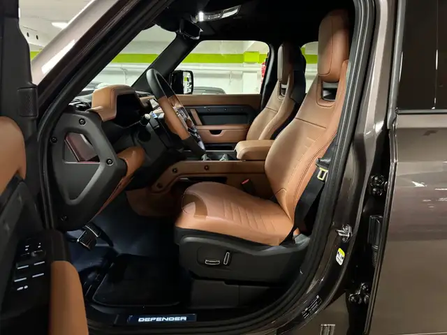 Land Rover Defender view 18
