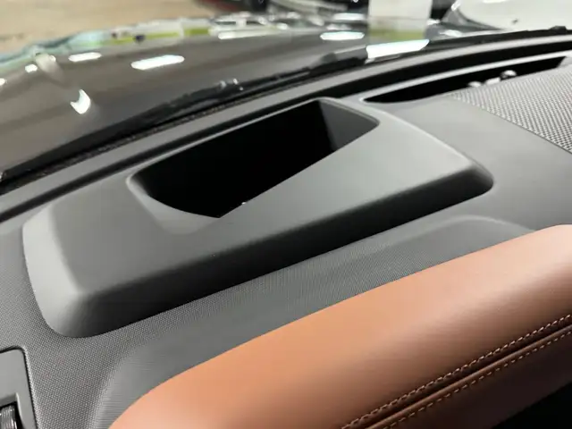 Land Rover Defender view 22