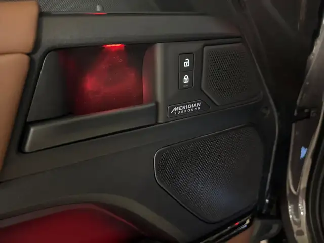 Land Rover Defender view 16