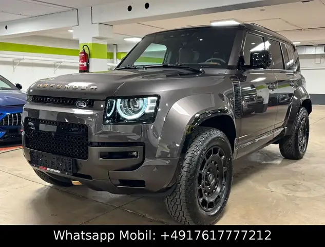 Land Rover Defender view 3