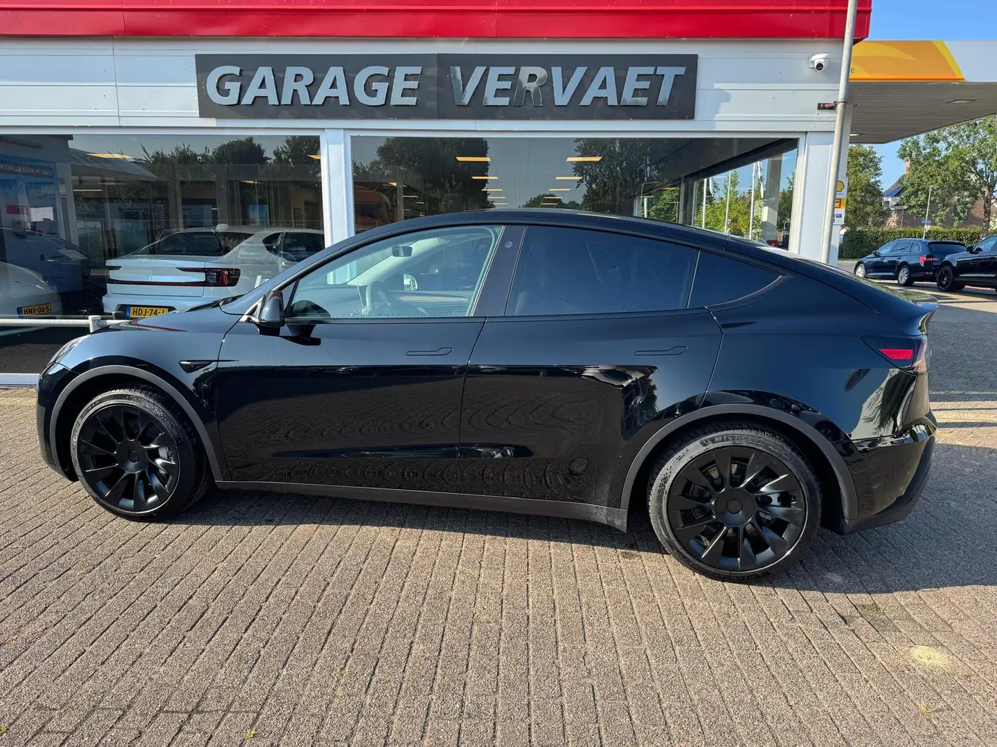 Tesla Model Y Long Range AWD 75 kWh Zwart - 1