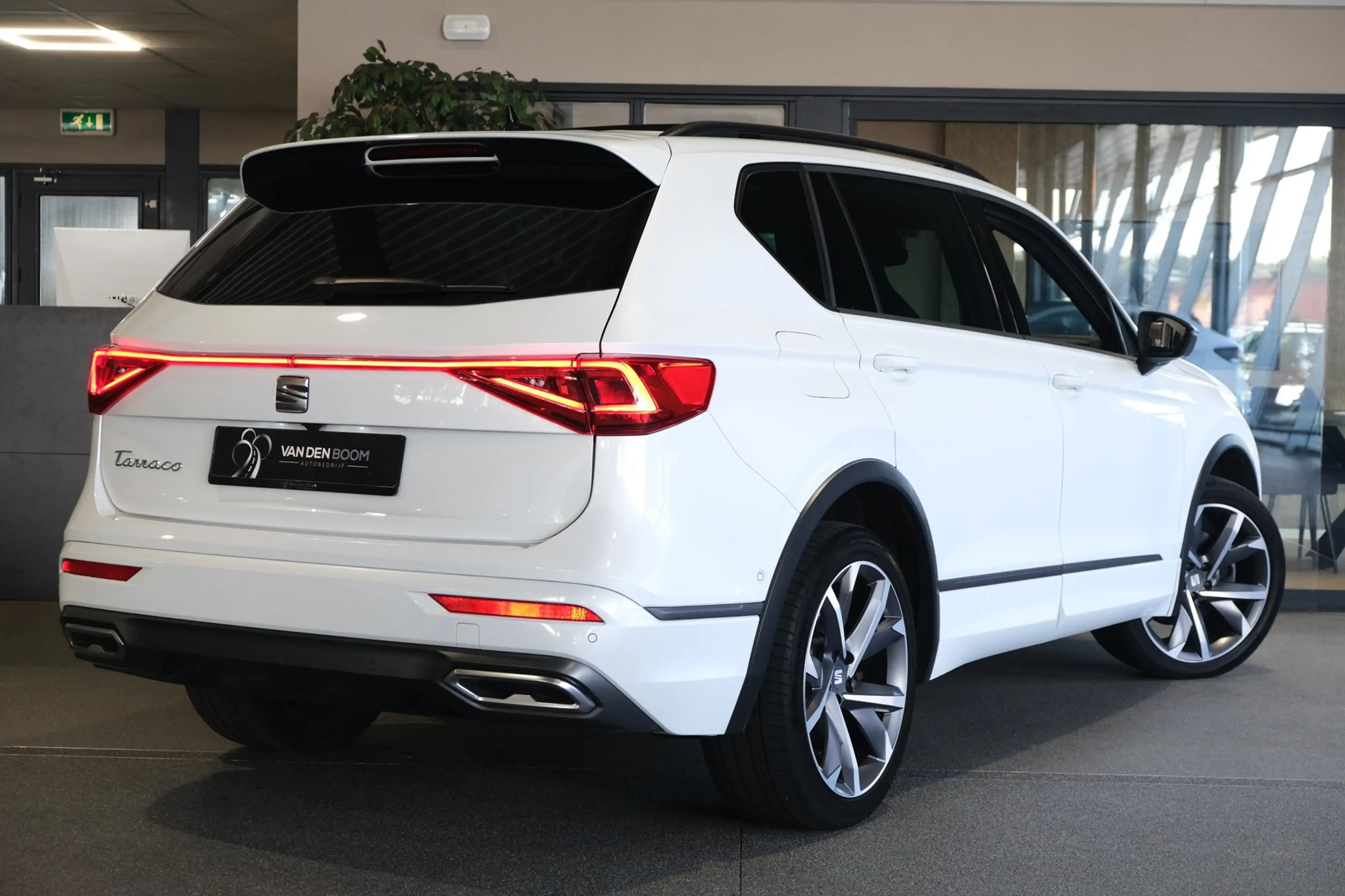 SEAT Tarraco 1.4 TSI e-Hybrid PHEV FR 245PK Pano Trekhaak 360Ca — photo 2