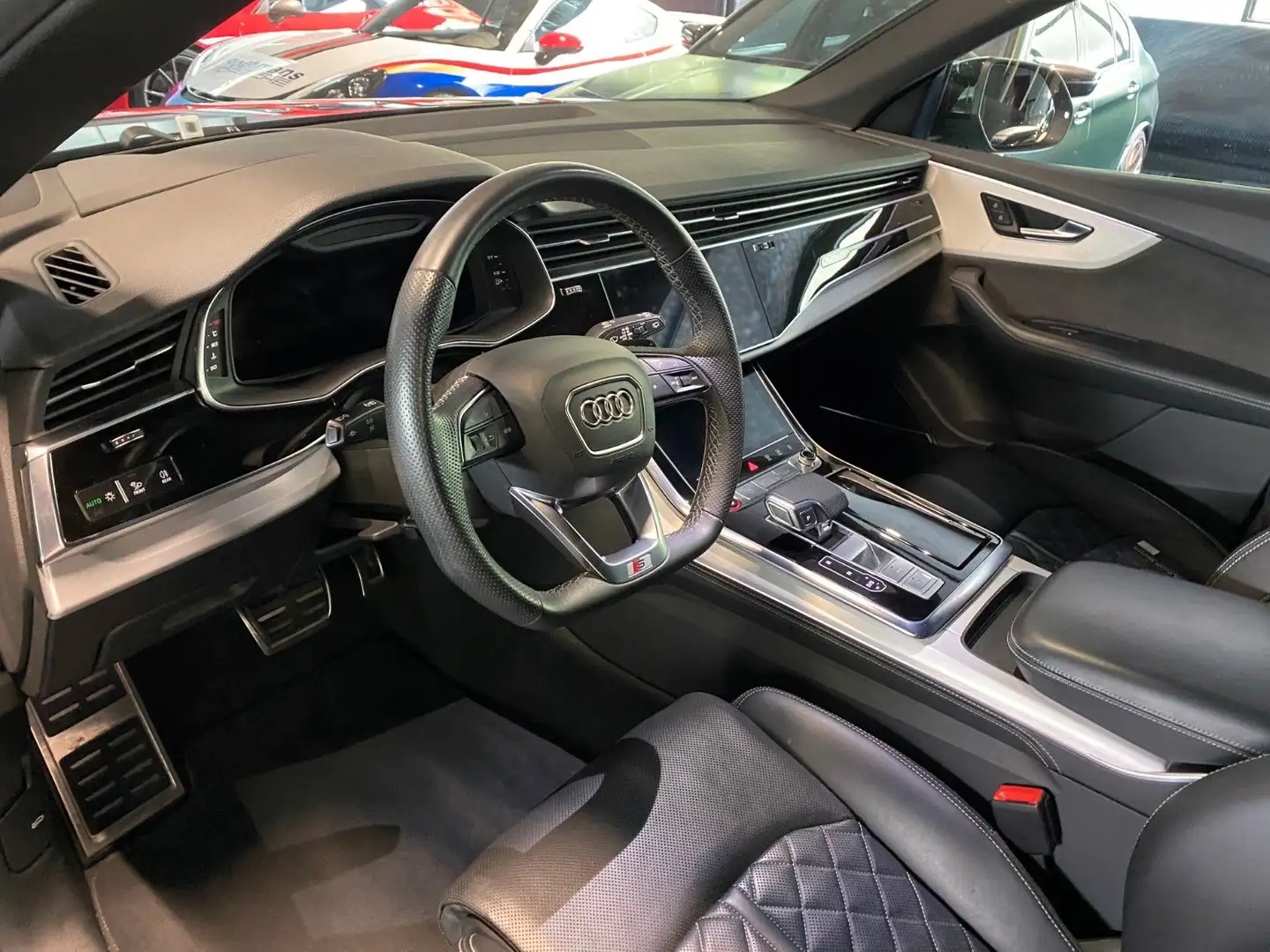 Audi SQ8 4.0 TFSI*Pano*StHz*AHK*HUD*B&O*Massage*Luft Чорний - 2