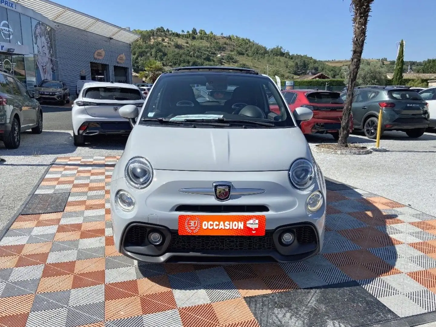 Abarth 500 595 70 ANS 1.4 T-JET 145 Toit Ouvrant GPS Gris - 2