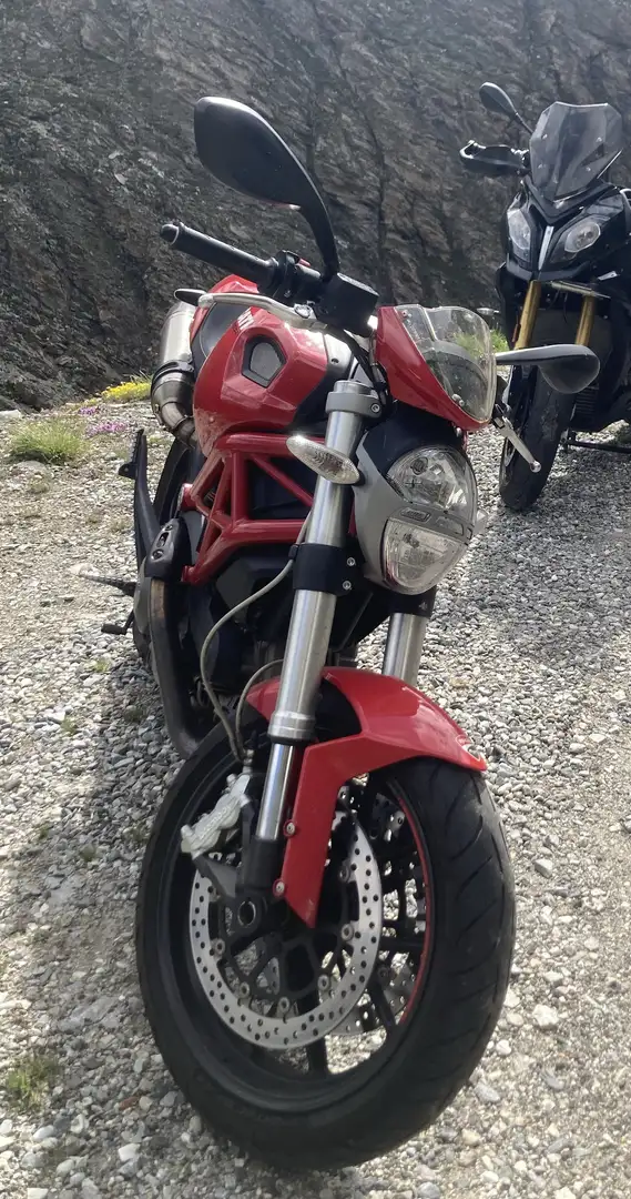 Ducati Monster 796 - 2