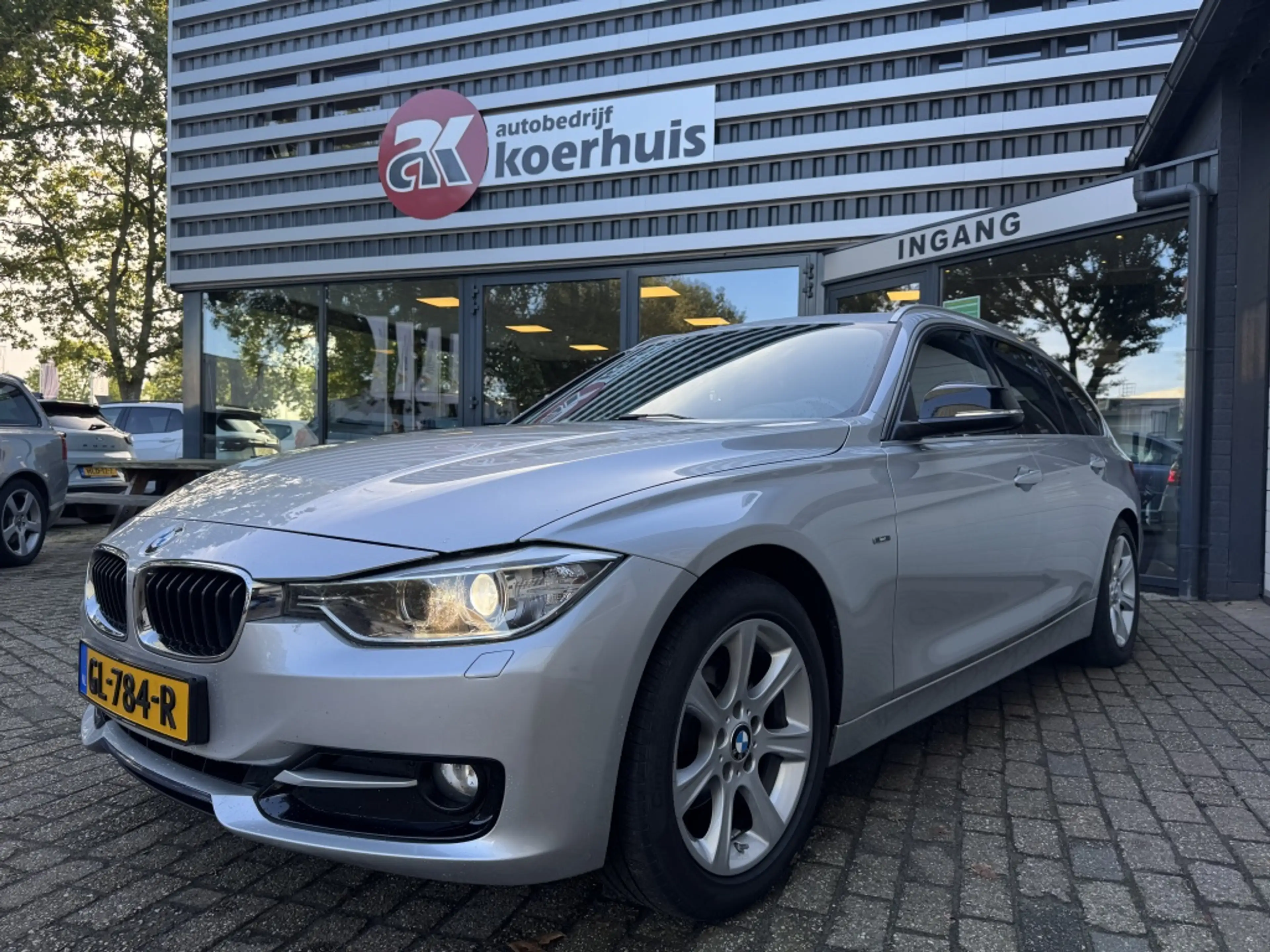 BMW 318 3-serie Touring 318d Executive — photo 7