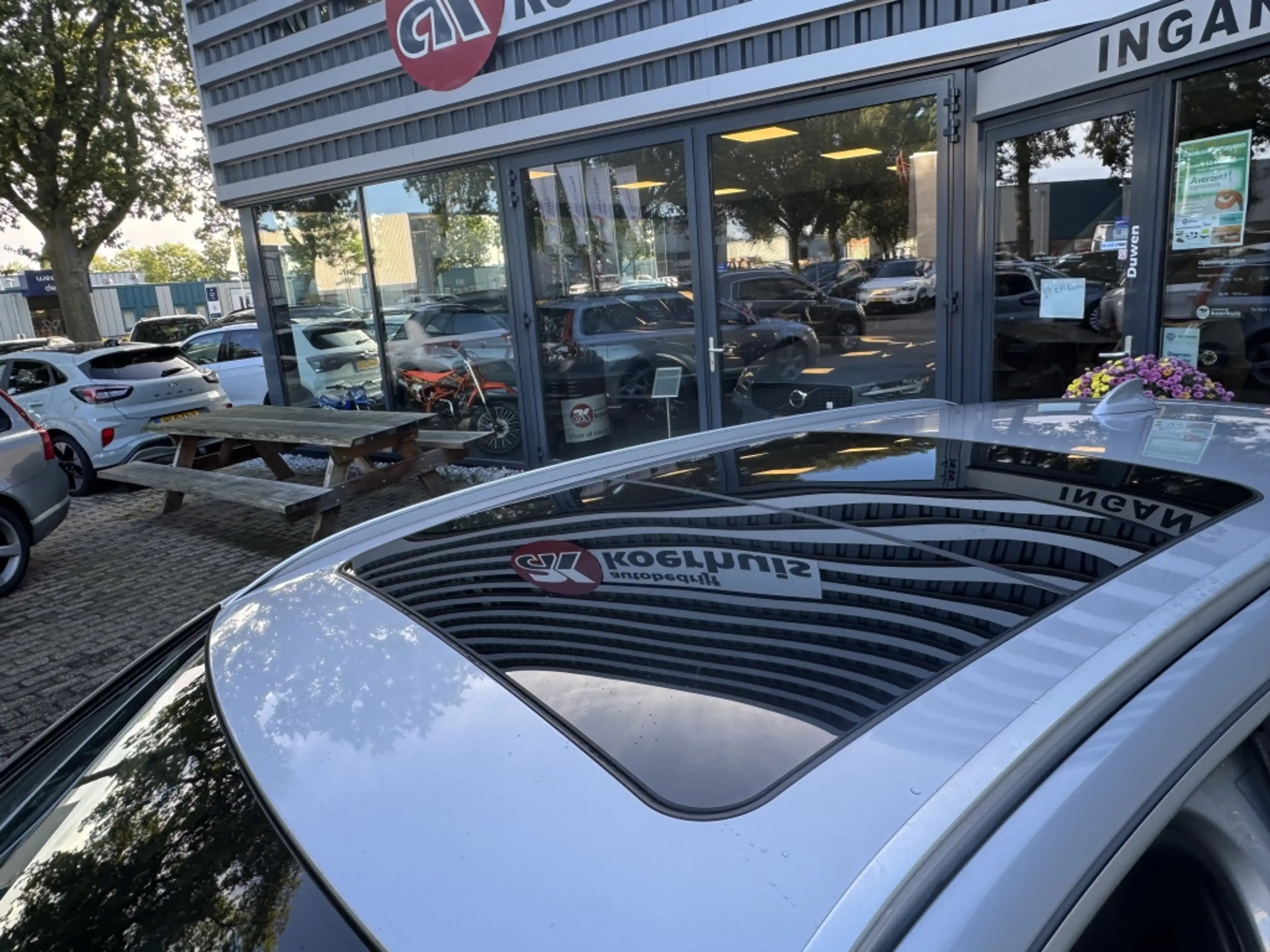 BMW 318 3-serie Touring 318d Executive — photo 14