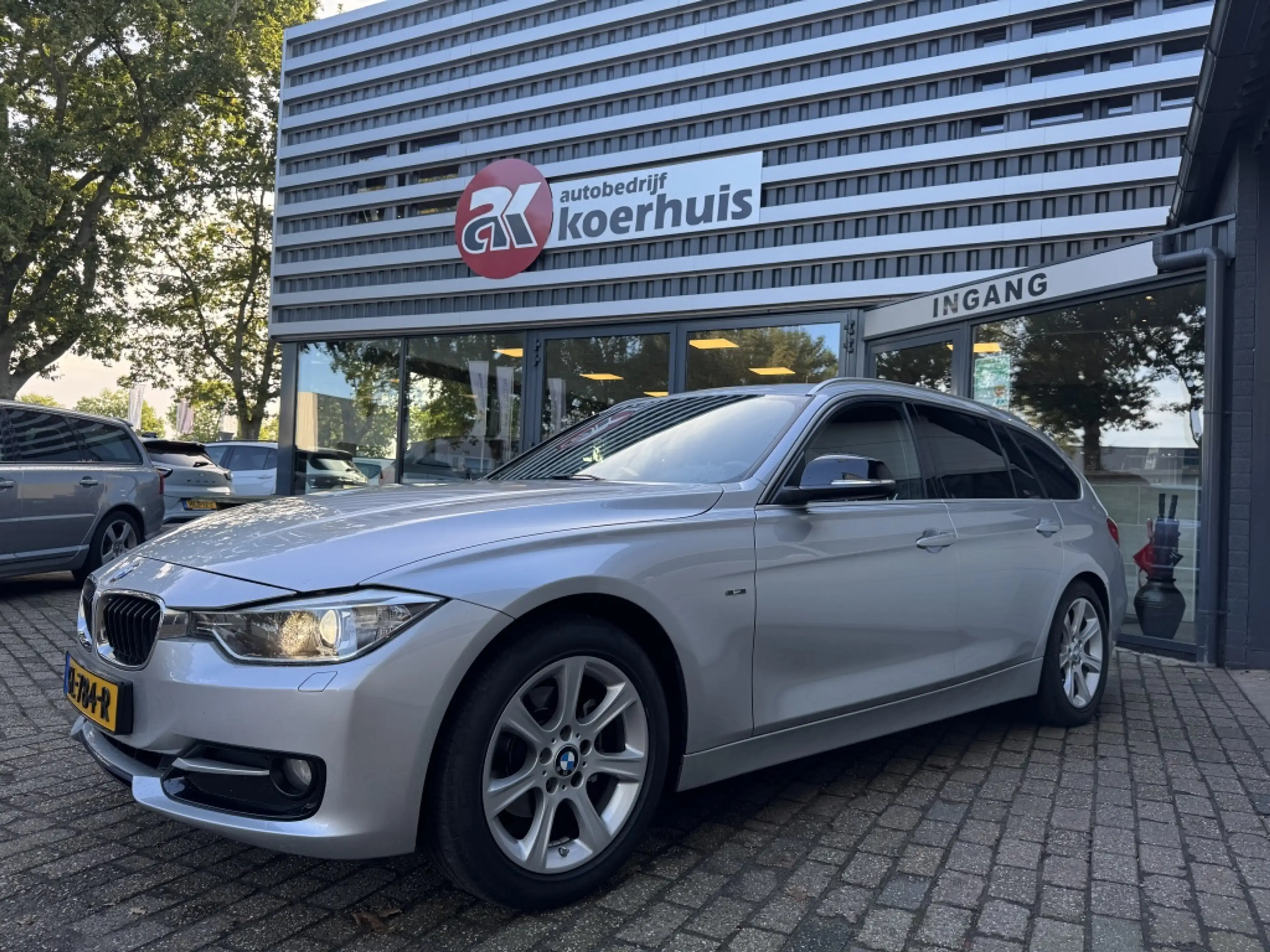 BMW 318 3-serie Touring 318d Executive — photo 10