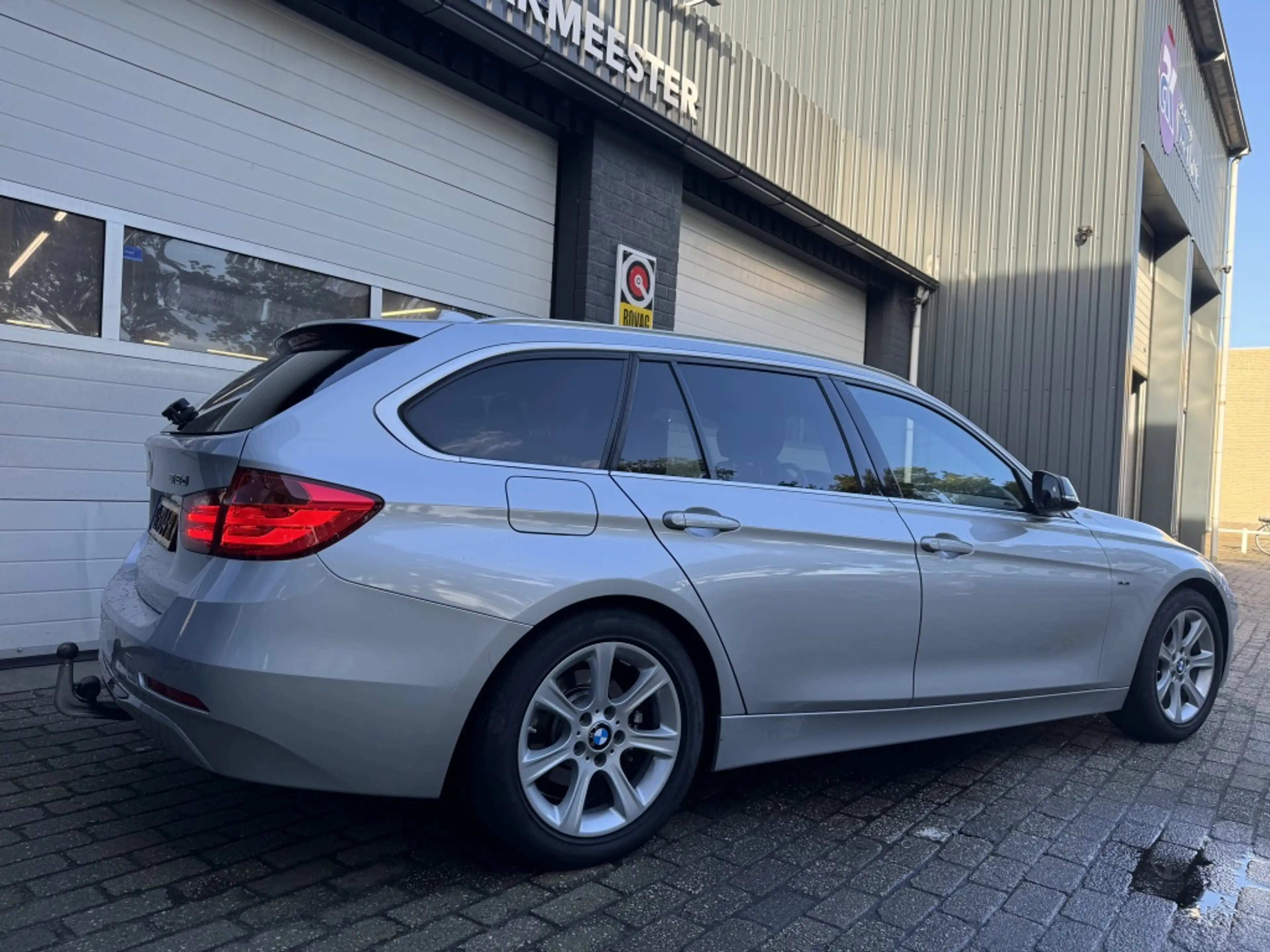 BMW 318 3-serie Touring 318d Executive — photo 3