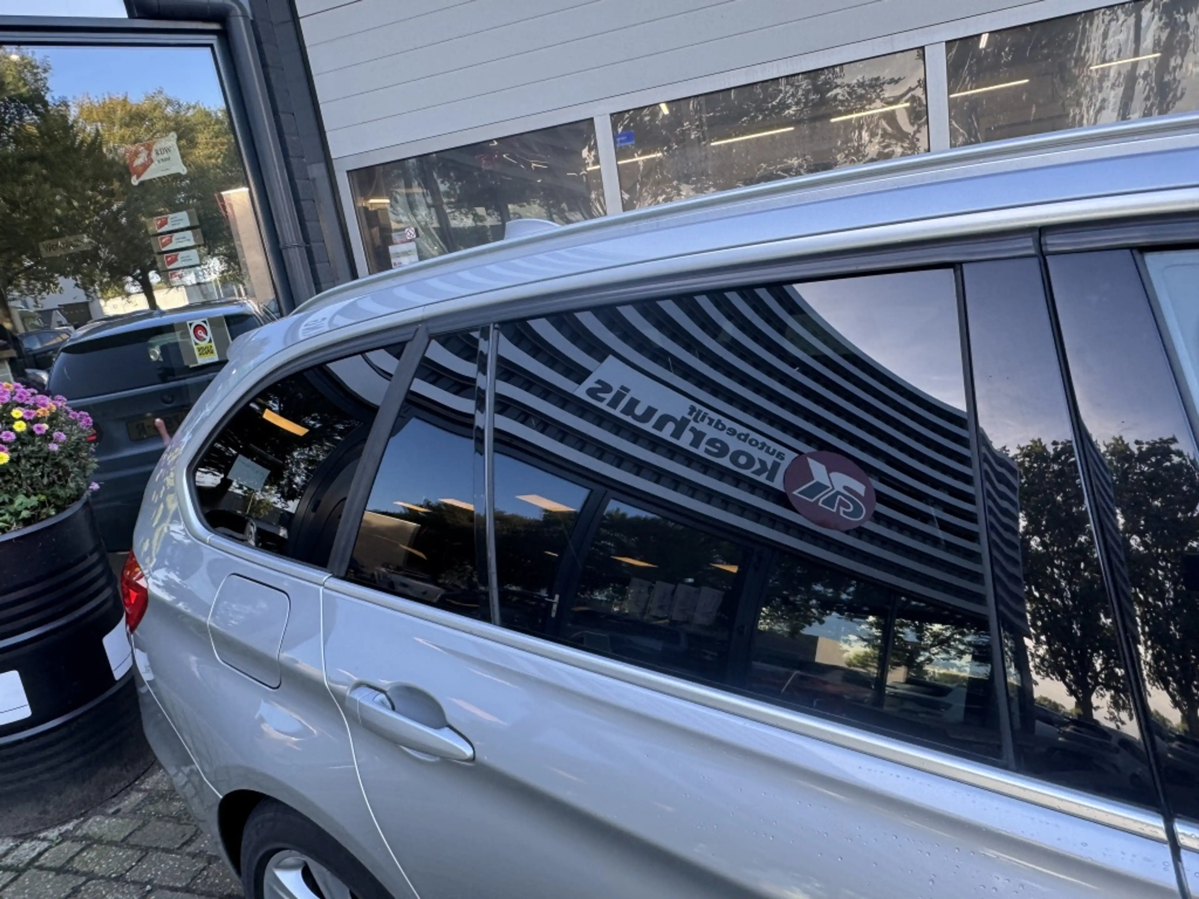 BMW 318 3-serie Touring 318d Executive — photo 15