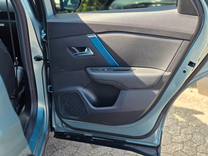 Citroen C4 Lim. ë- Shine HUD/ABSTAND/1.HAND — photo 19