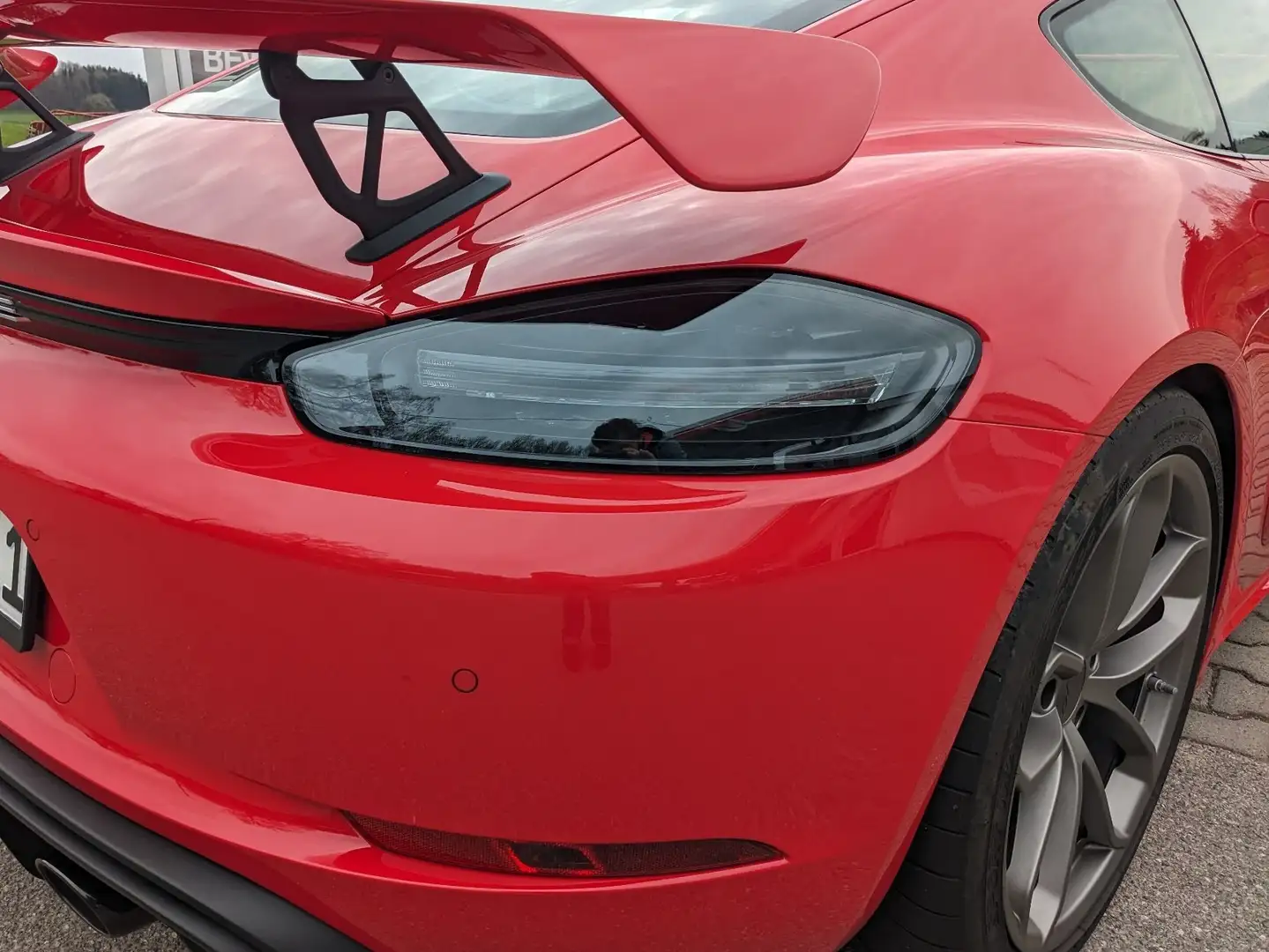 Porsche 718 Cayman GT4 PDK Rot - 2