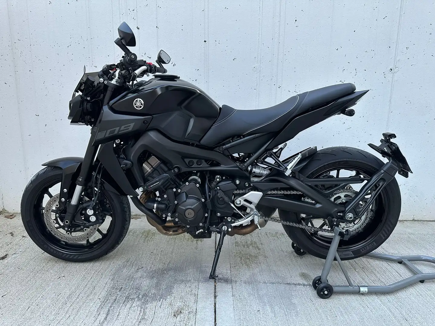 Yamaha MT-09 ABS Černá - 2