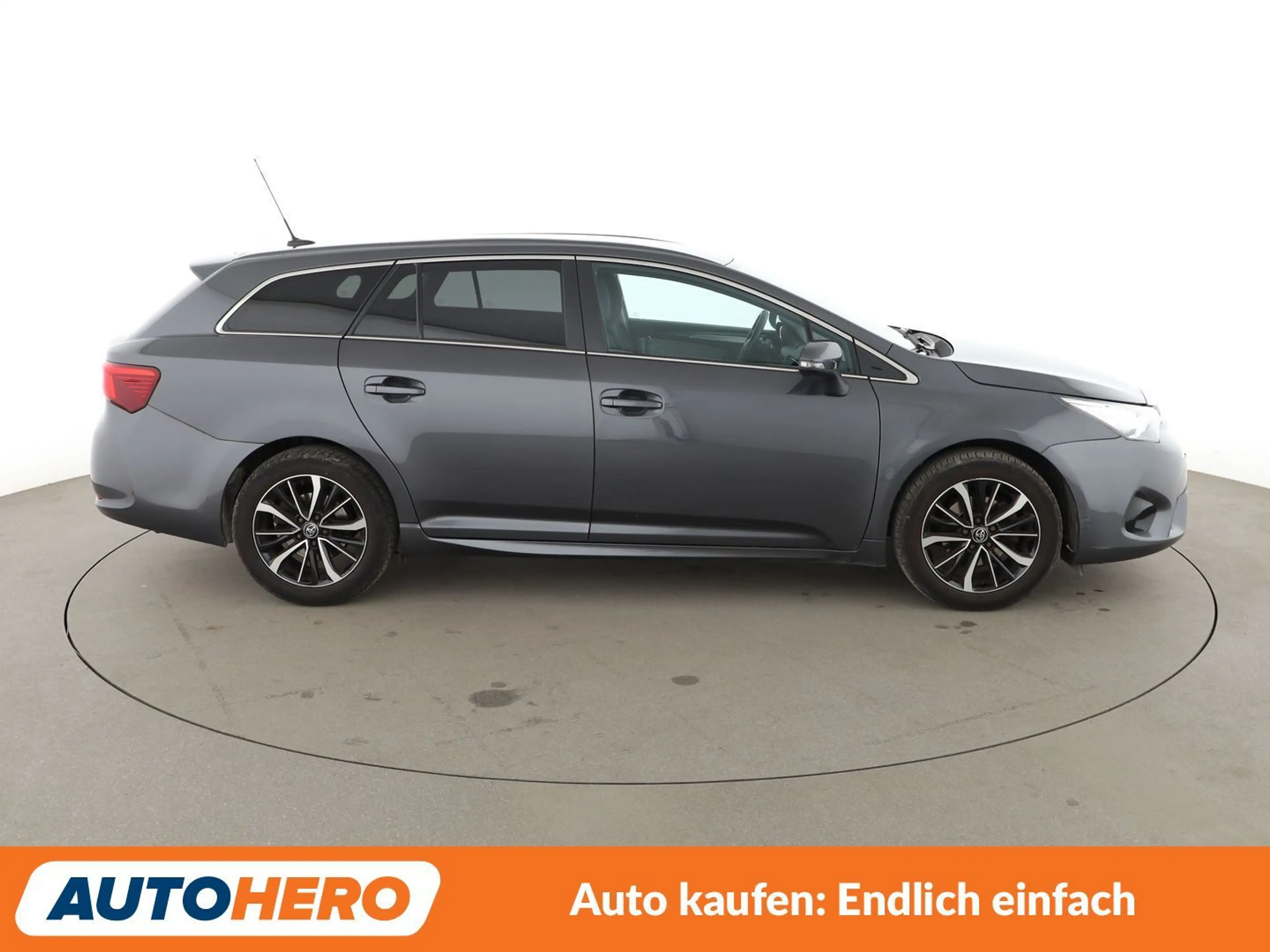 Toyota Avensis 1.8 Team D *NAVI*TEMPO*CAM*SHZ*ALU*KLIMA* — photo 7