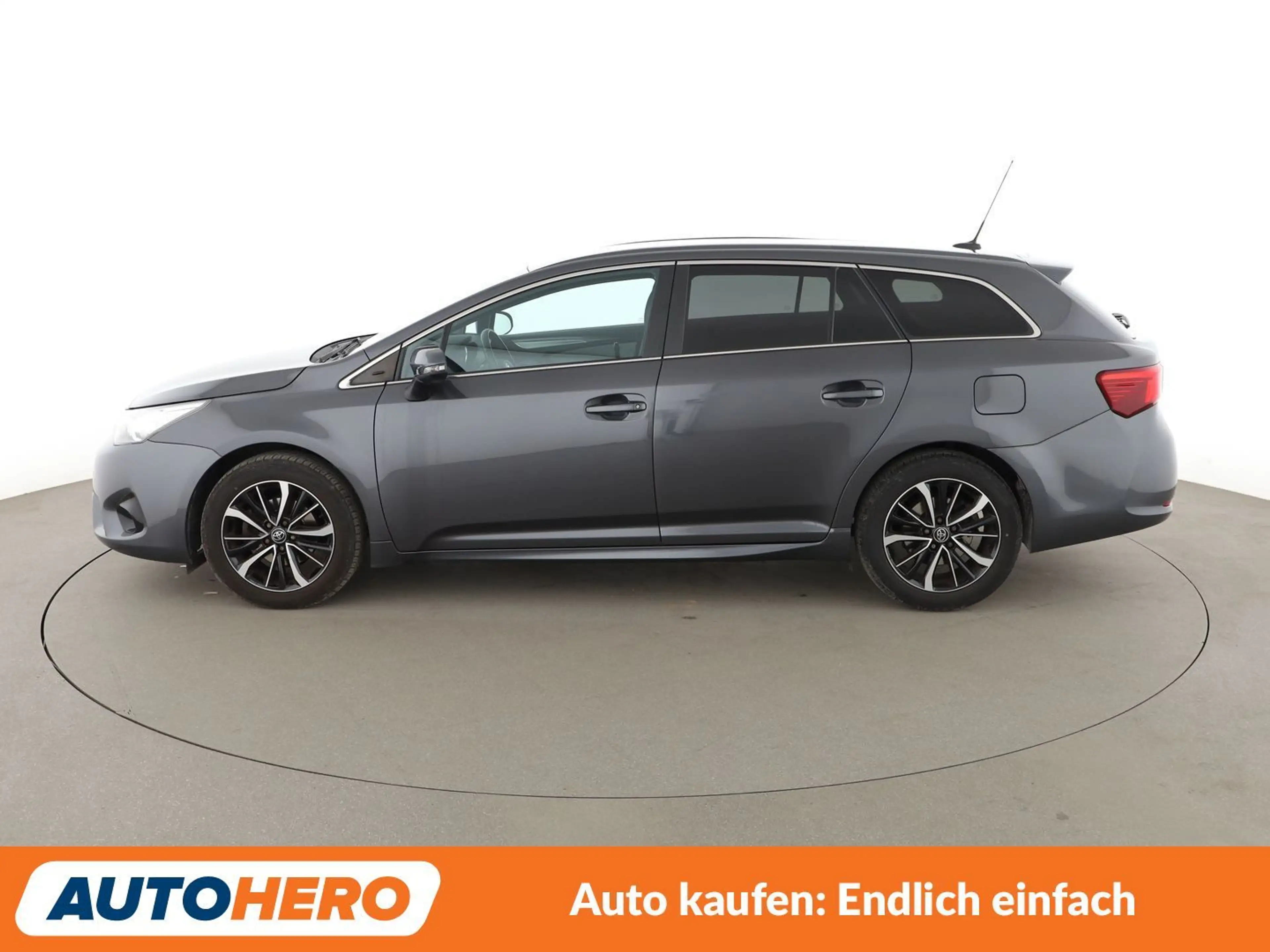 Toyota Avensis 1.8 Team D *NAVI*TEMPO*CAM*SHZ*ALU*KLIMA* — photo 3