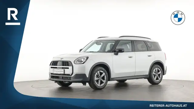 Mini Countryman view 3