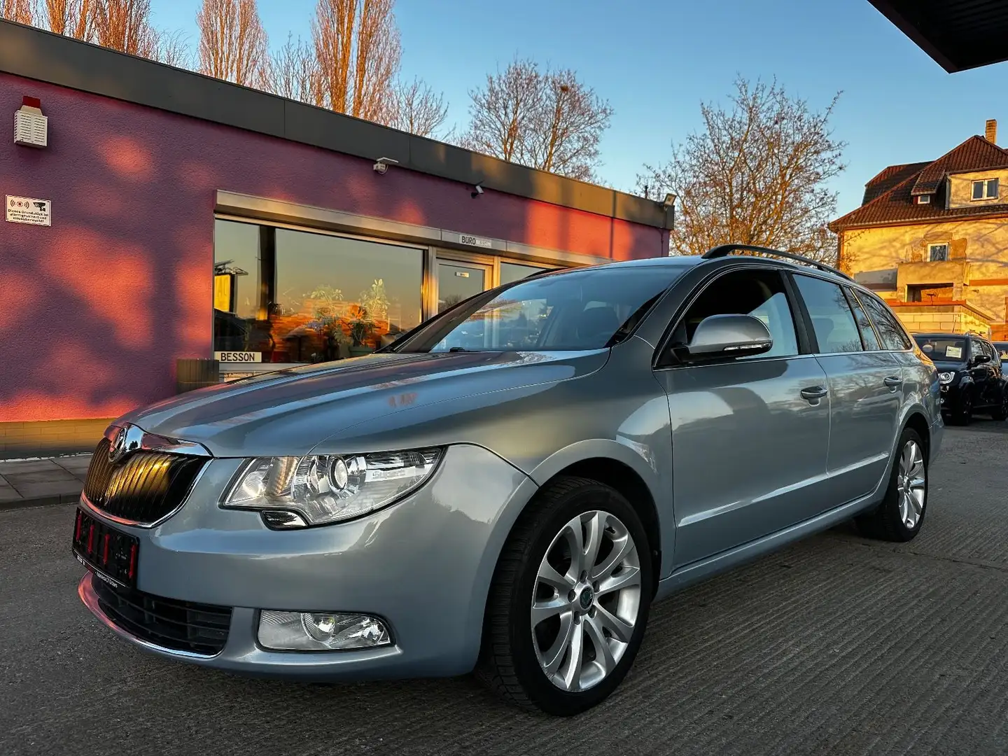 Skoda Superb Combi Family "HU/AU 12/2026" Blau - 1