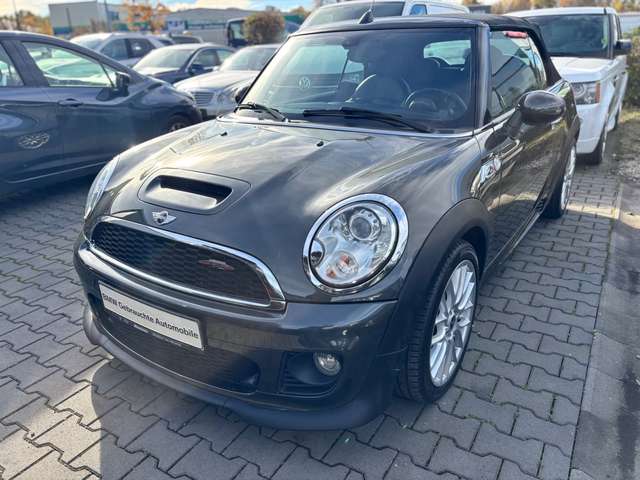 Imagine MINI Cooper S Cabrio John Cooper Works Sport Paket