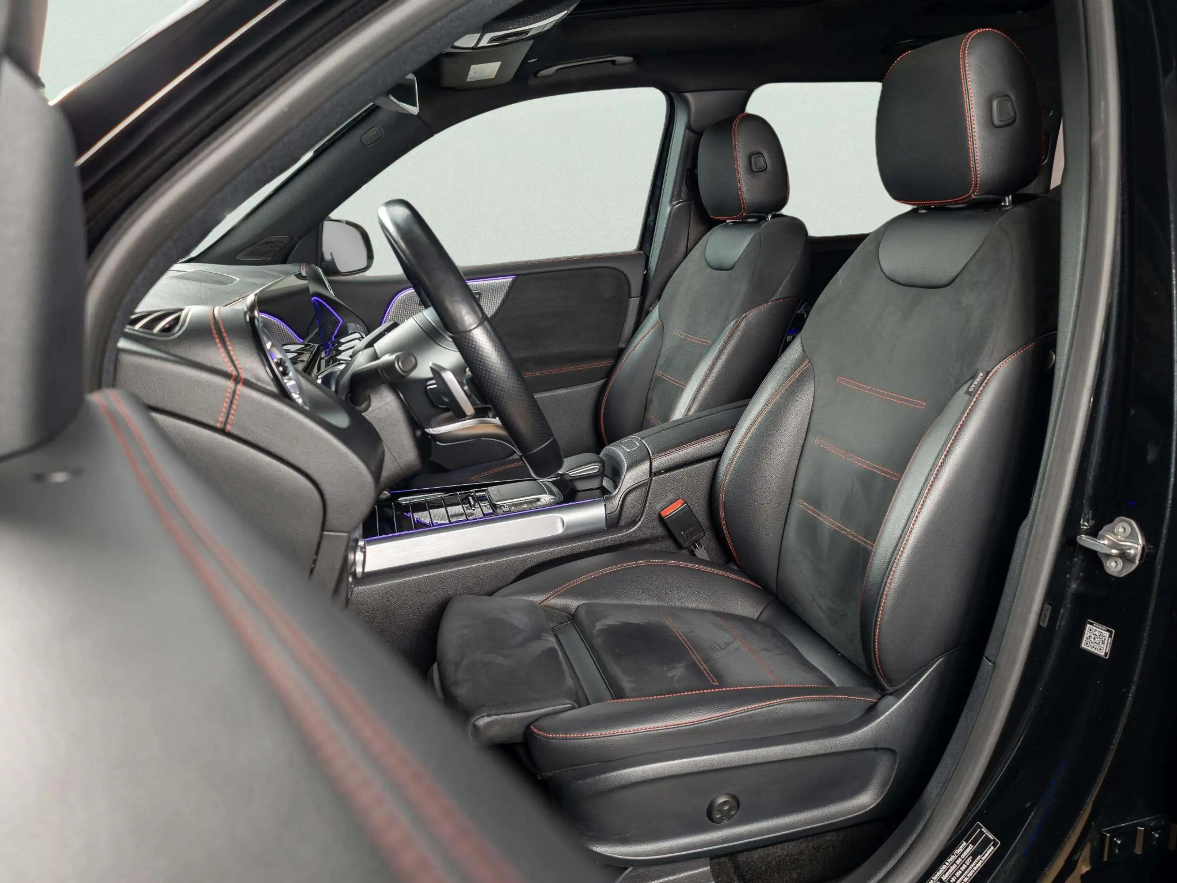 Mercedes-Benz EQB 250 AMG Line 67 kWh | Panorama dak — photo 9