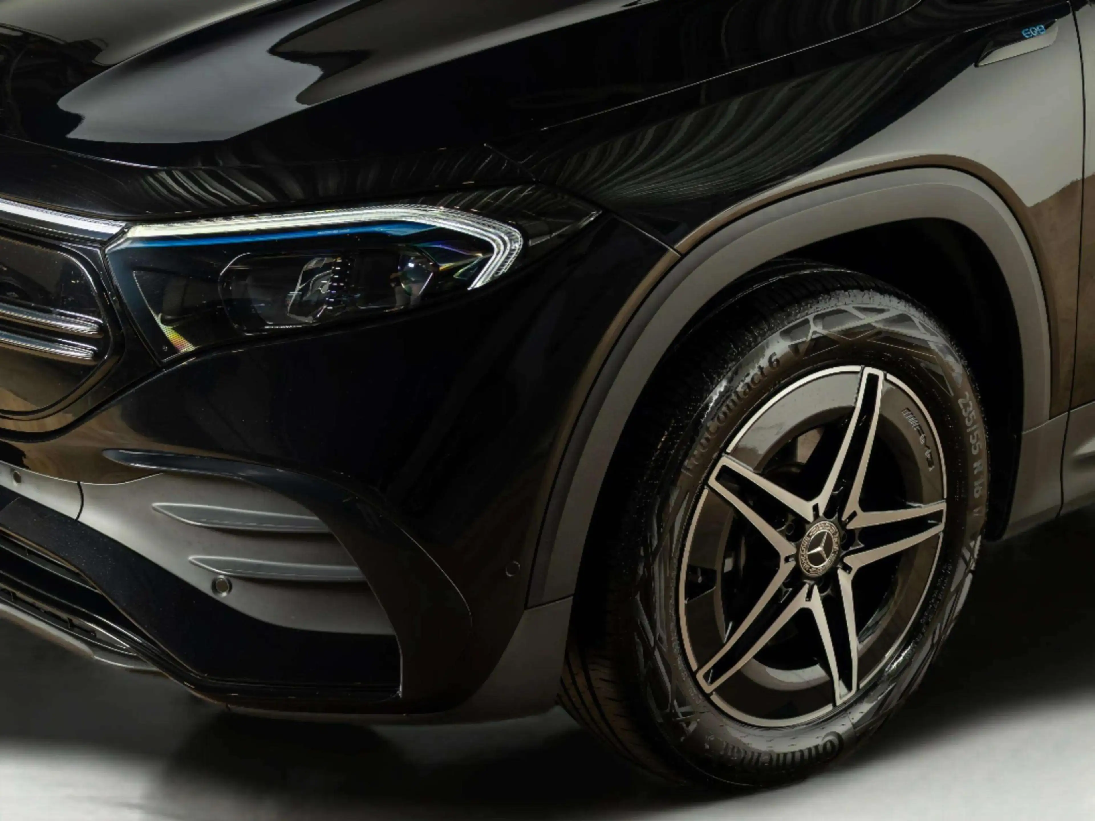 Mercedes-Benz EQB 250 AMG Line 67 kWh | Panorama dak — photo 6