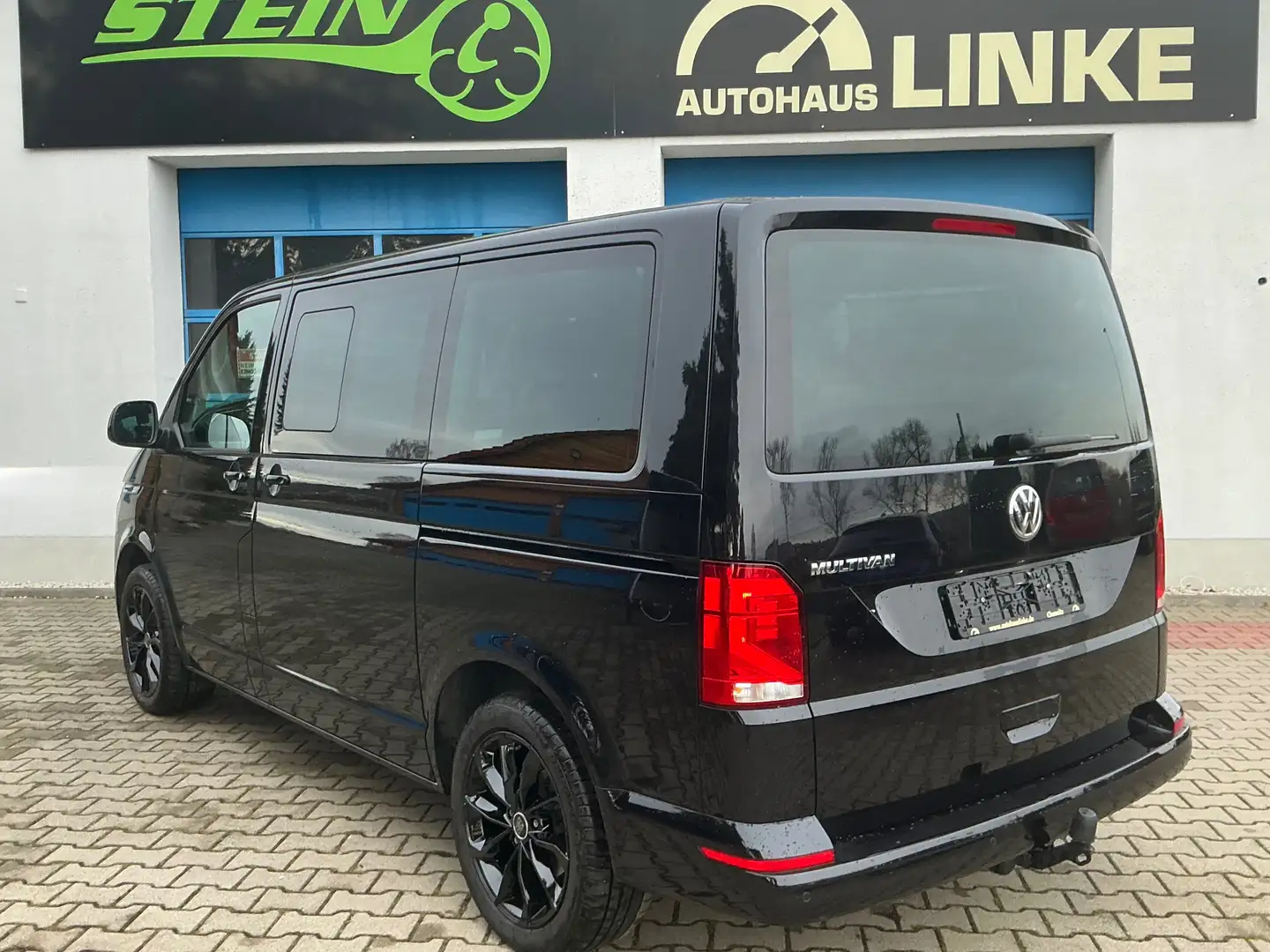 Volkswagen T6.1 Multivan DSG Comfort LED Standheizg Leder 2Schiebetüren Zwart - 2
