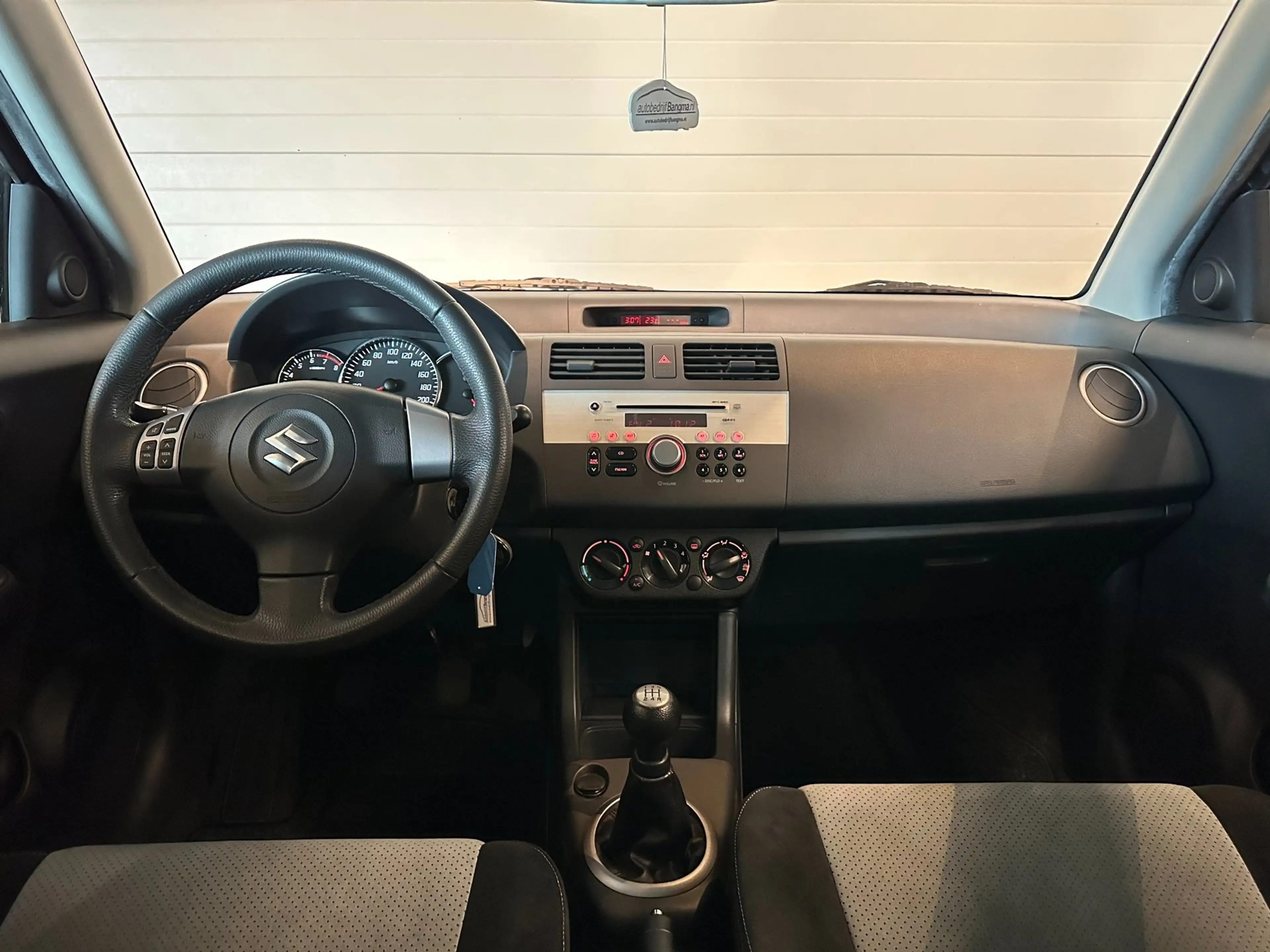 Suzuki Swift 1.3i 16v 5-DEURS LIMITED 25-uitv|AIRCO|STOELVERWAR — photo 22