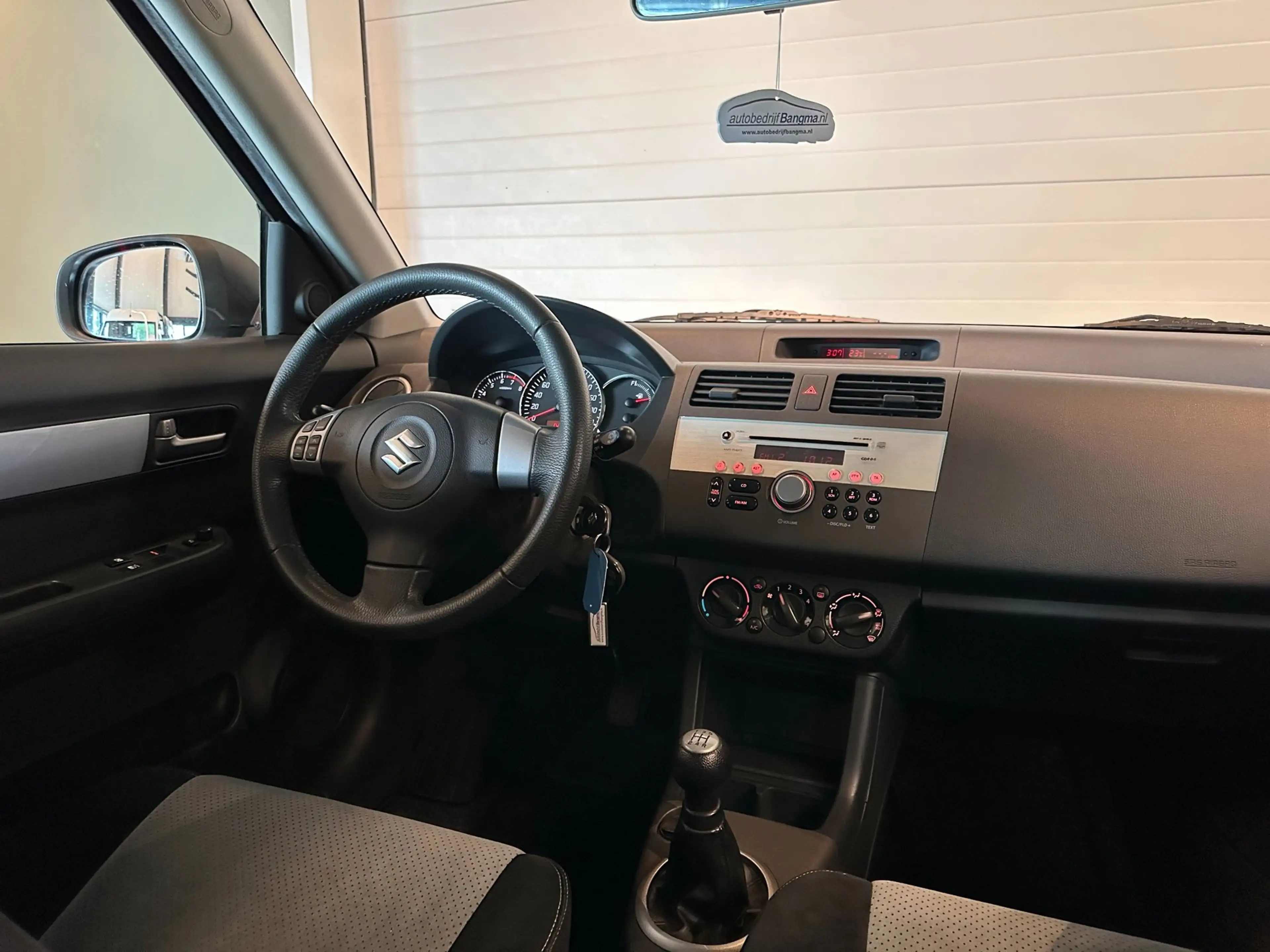 Suzuki Swift 1.3i 16v 5-DEURS LIMITED 25-uitv|AIRCO|STOELVERWAR — photo 3