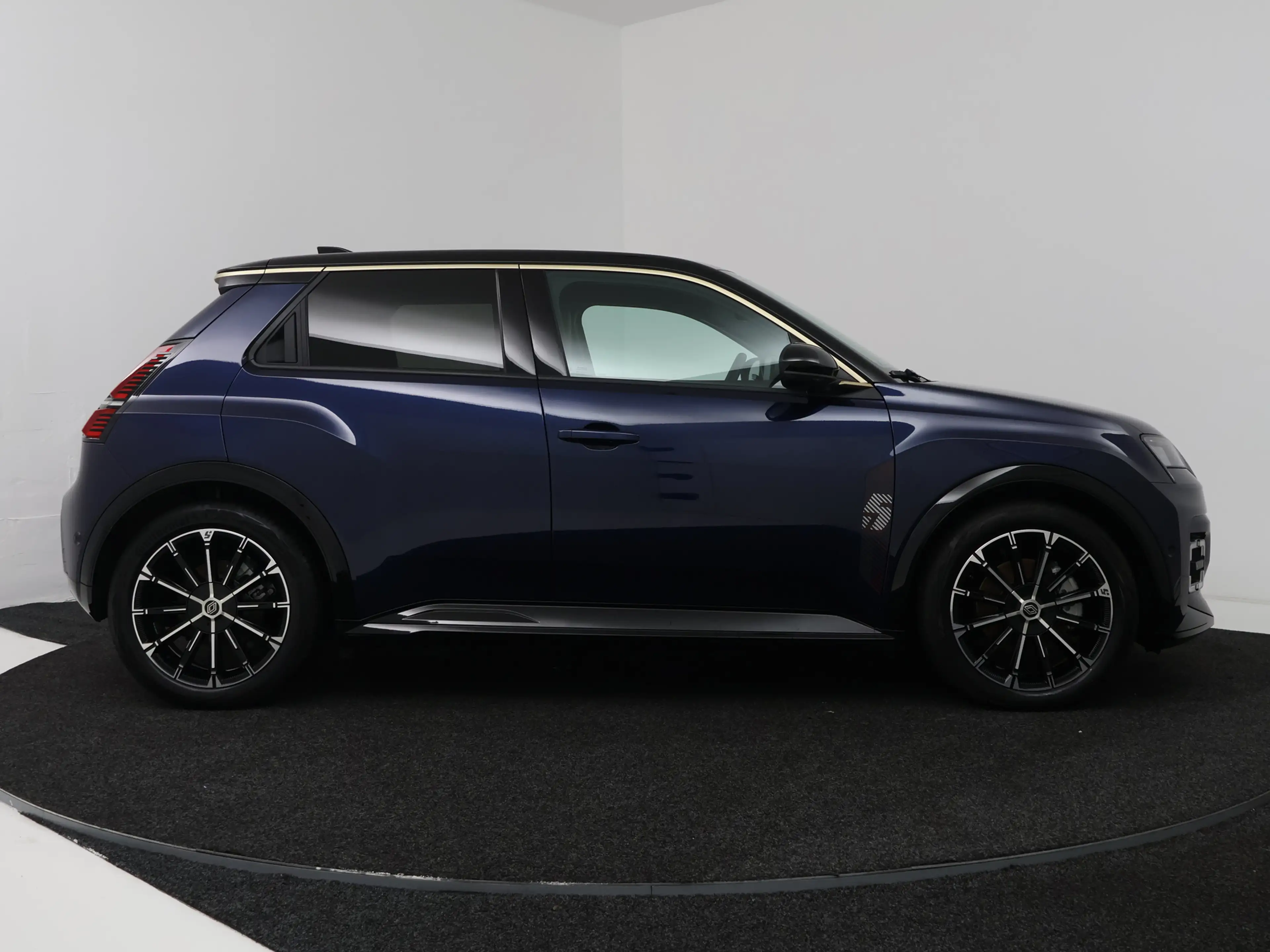 Renault R 5 comfort range iconic cinq 52 kWh | Google | Stoel — photo 14