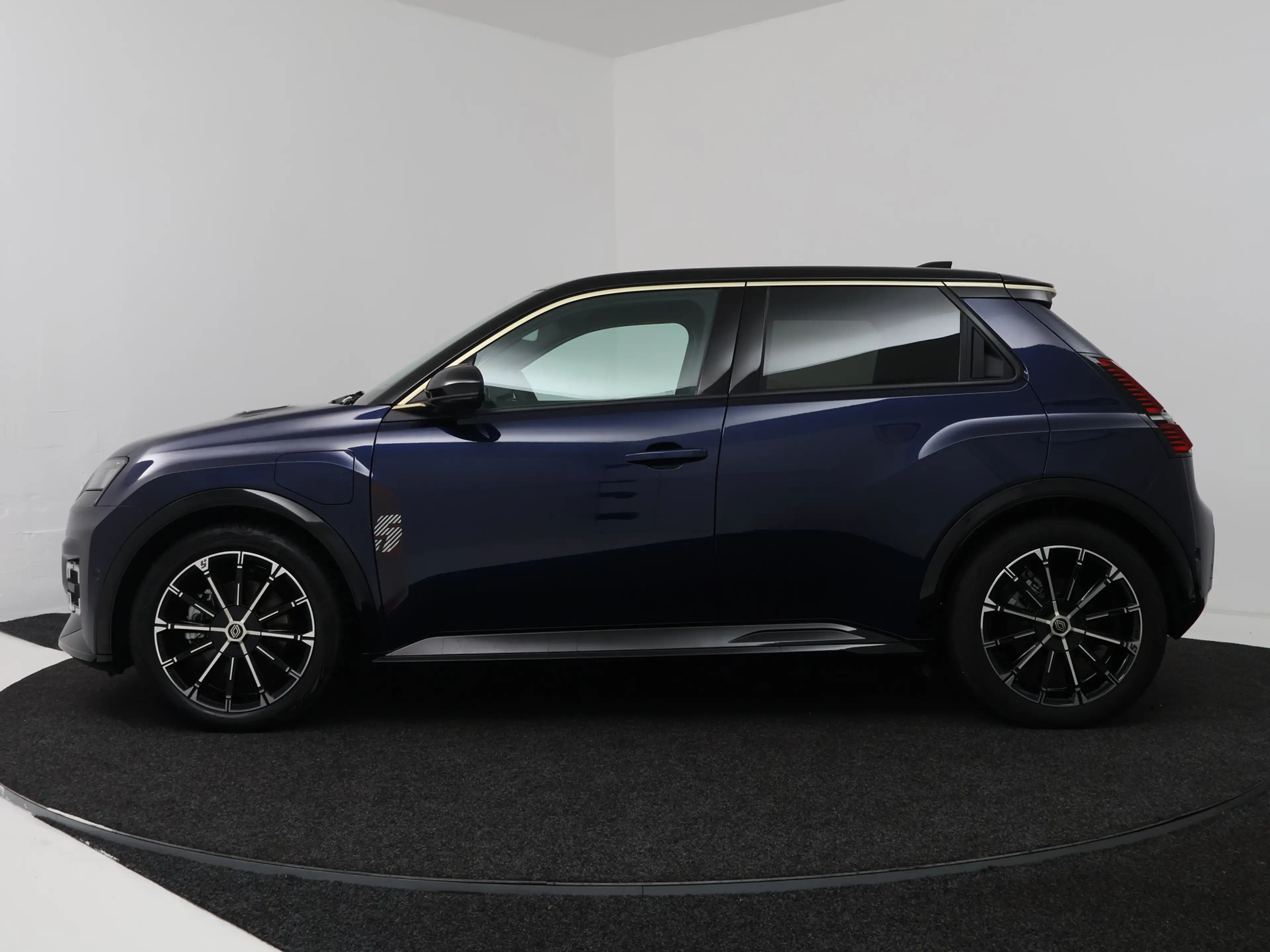 Renault R 5 comfort range iconic cinq 52 kWh | Google | Stoel — photo 3