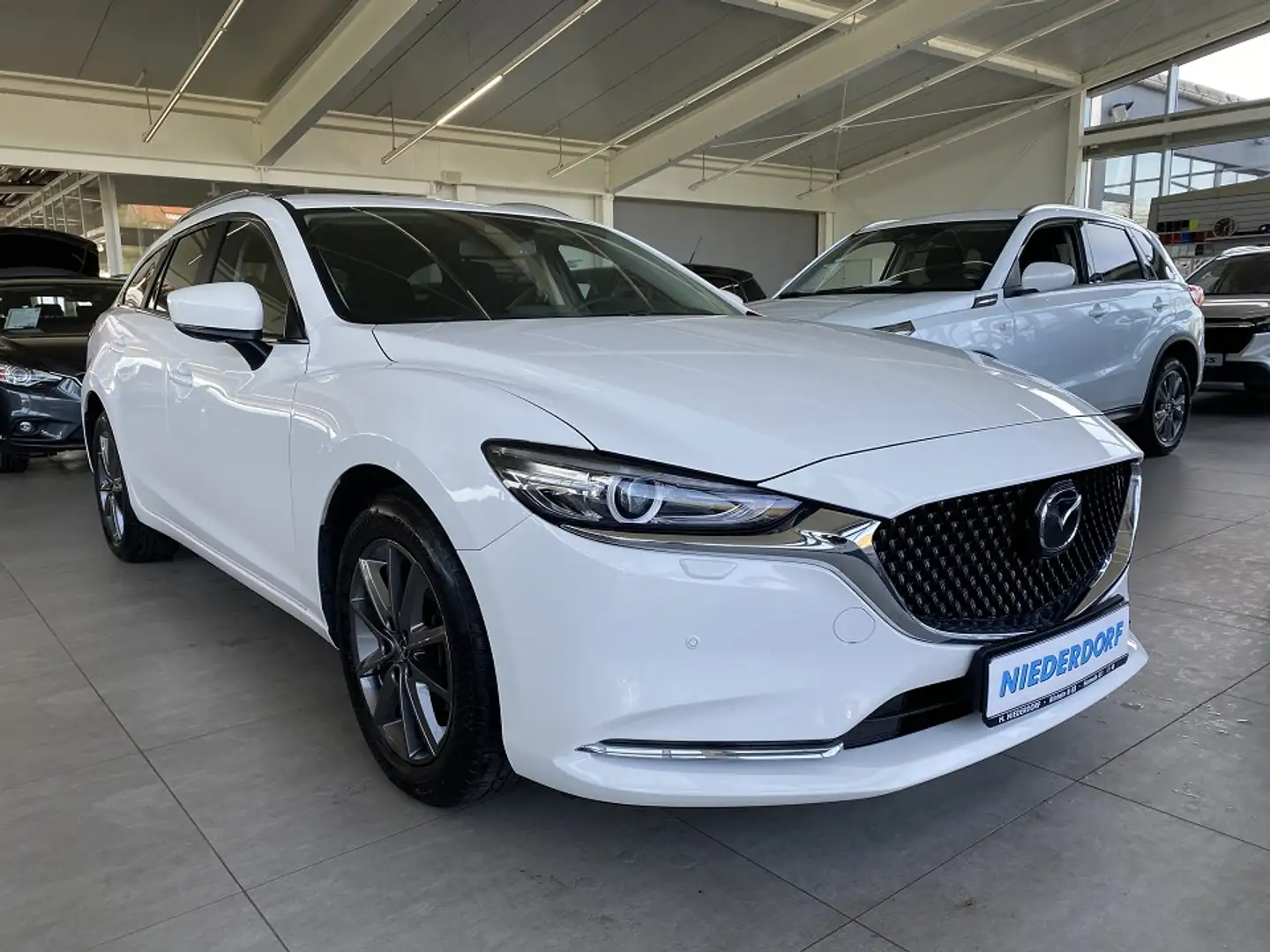 Mazda 6 Kombi 2.0 Center AUTOMATIK SHZ, 360°, PDC, 17", Na Weiß - 1
