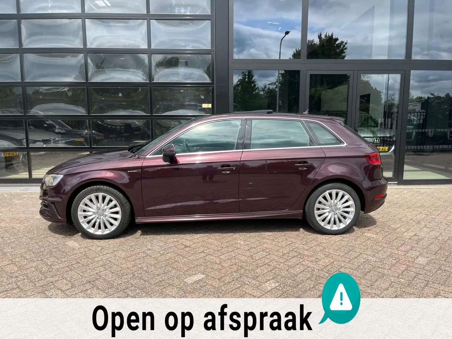 Audi A3 Sportback 1.4 e-tron PHEV Attraction, Panodak, Lee Фіолетовий - 2