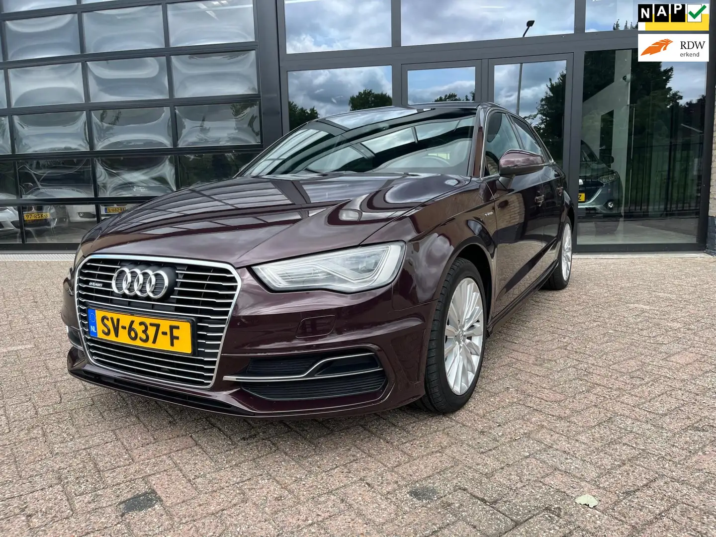 Audi A3 Sportback 1.4 e-tron PHEV Attraction, Panodak, Lee Paars - 1