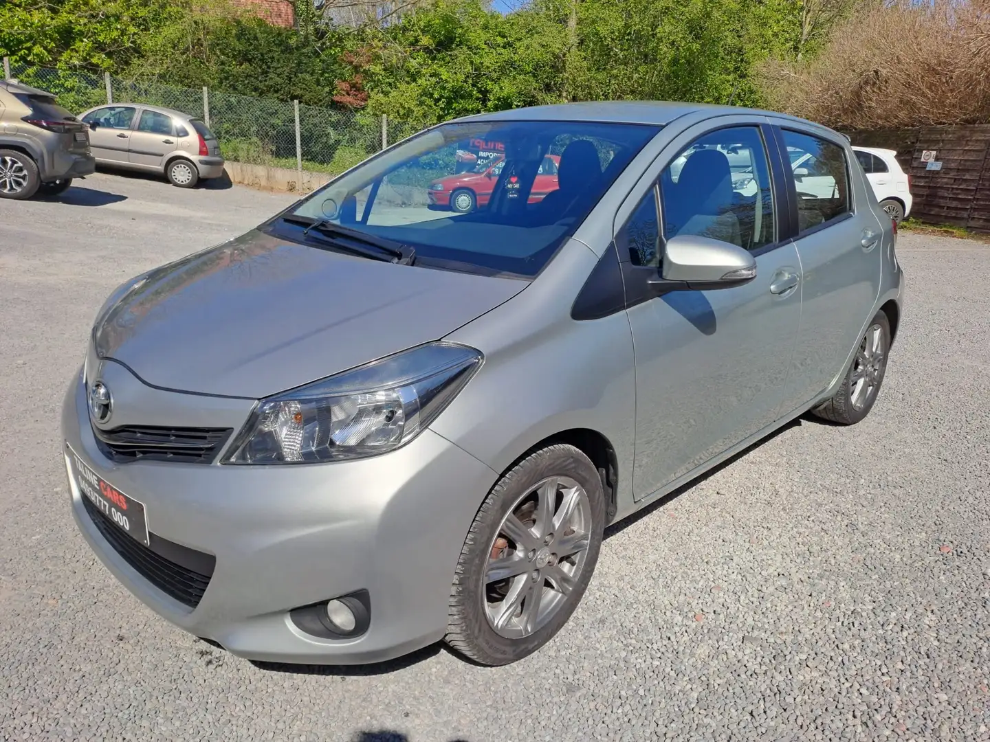 Toyota Yaris nsp13f Grigio - 2