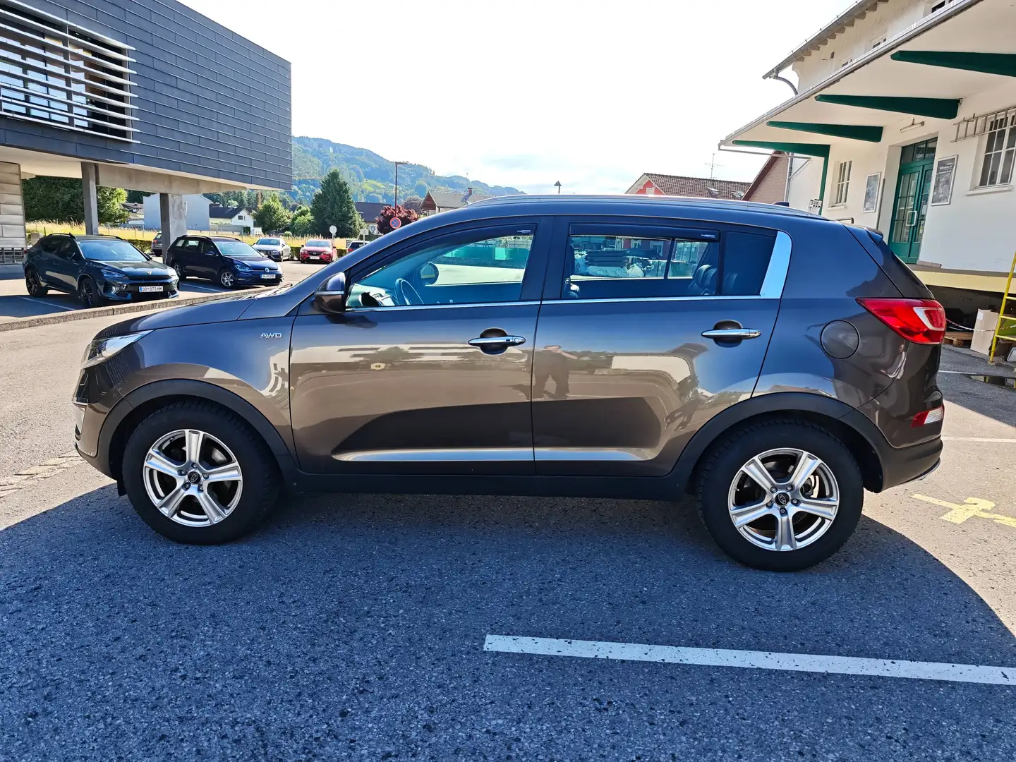 Kia Sportage 2.0 CRDi 4WD Automatik | Xenon | AHK | Android Rad Braun - 2