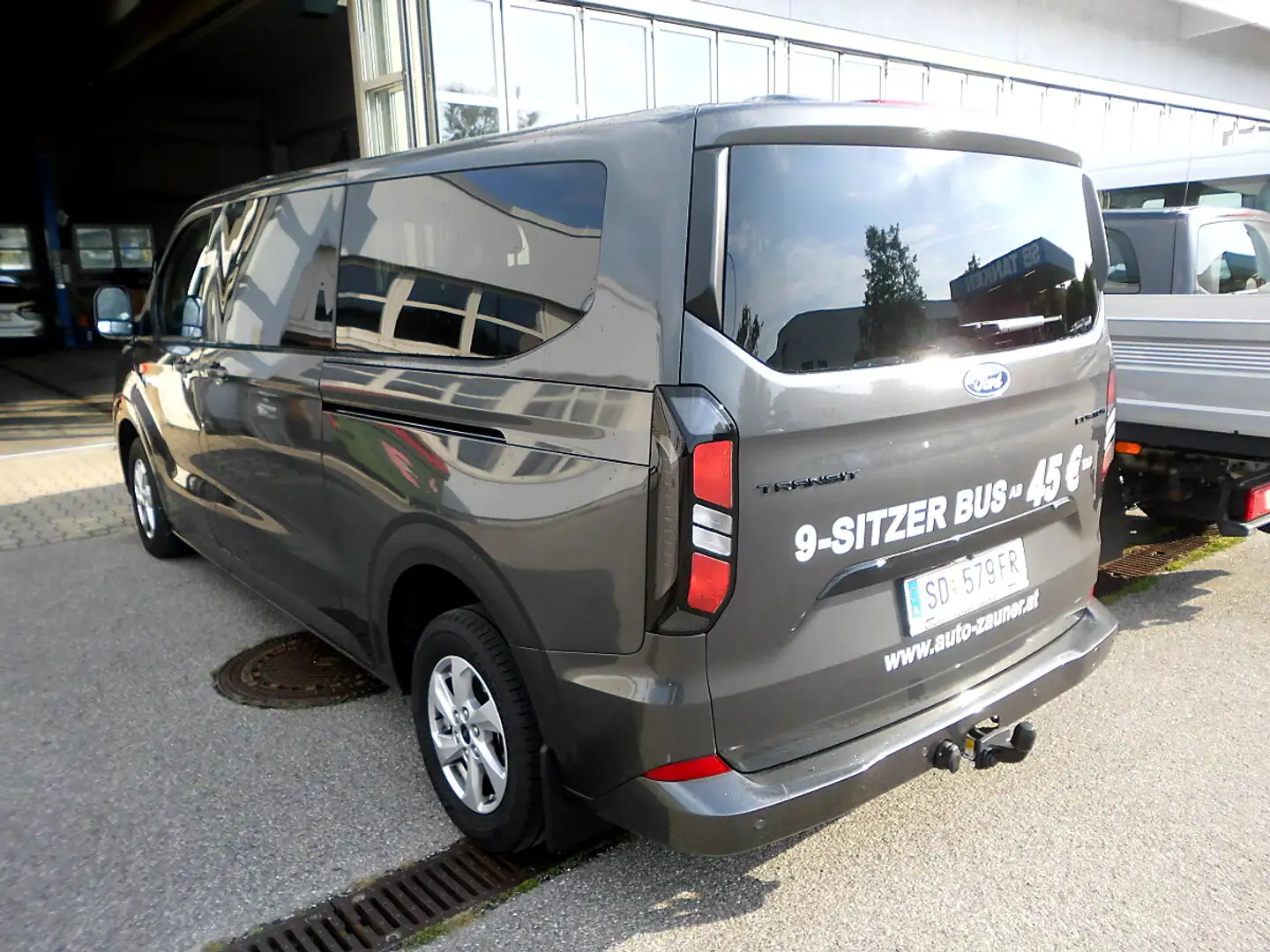 Ford Transit Custom Kombi 2,0 EcoBlue L2H1 320 FWD Limited Grau - 2