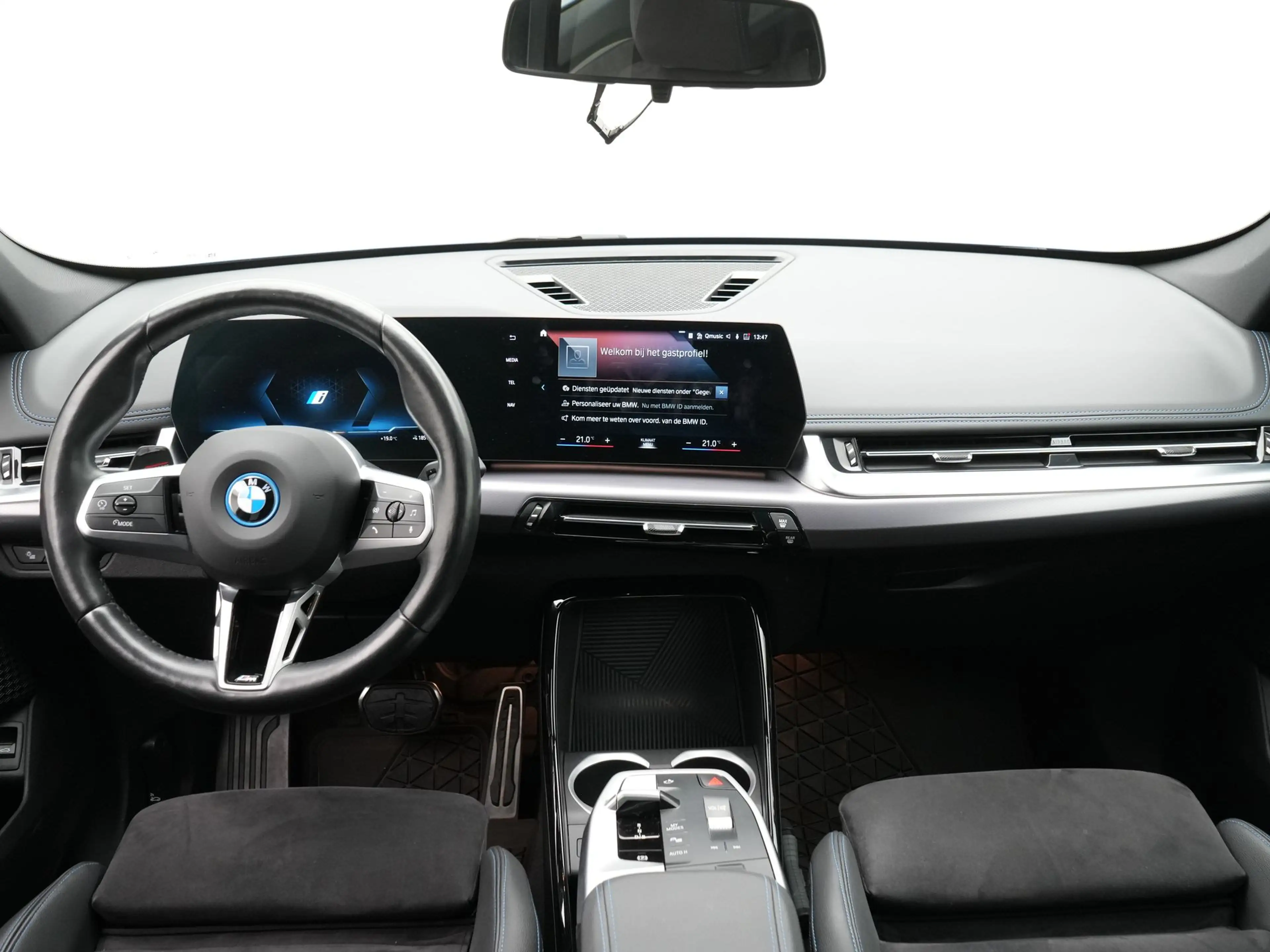 BMW iX1 xDrive30 Launch Edition 67 kWh Accu conditie 100% — photo 12
