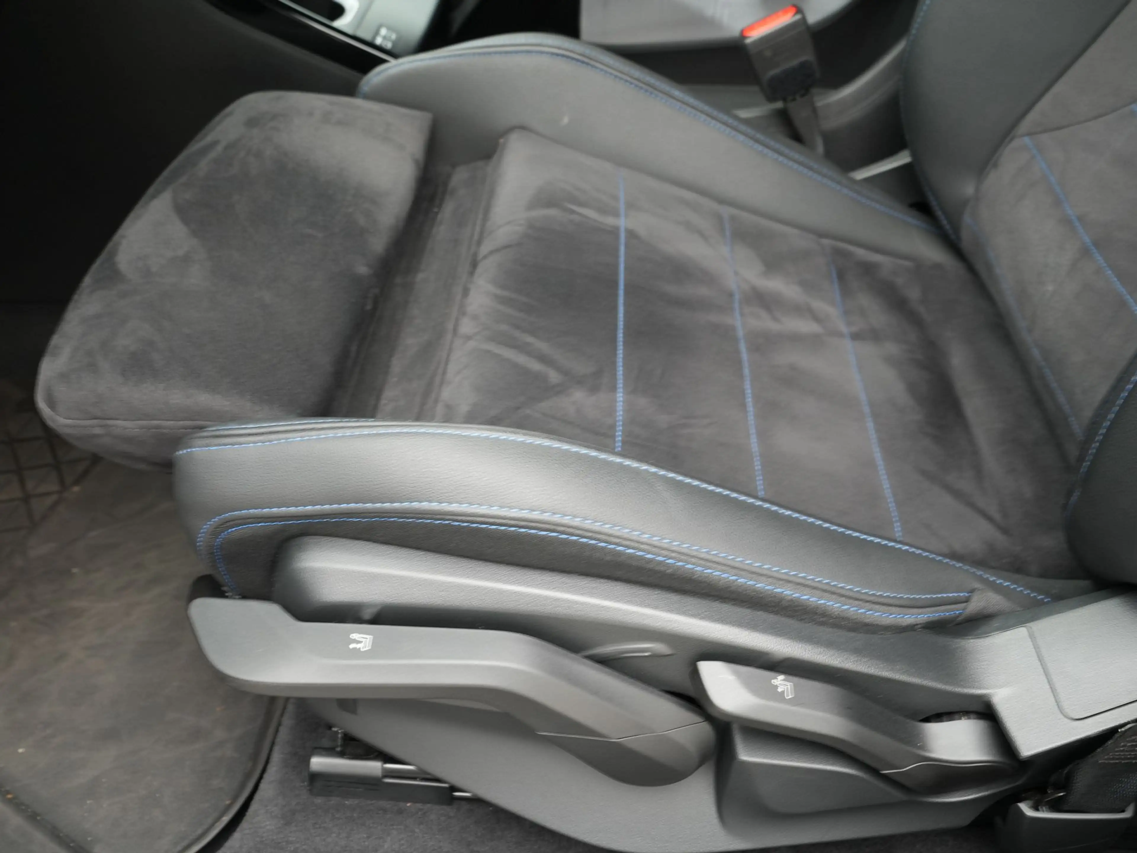BMW iX1 xDrive30 Launch Edition 67 kWh Accu conditie 100% — photo 15