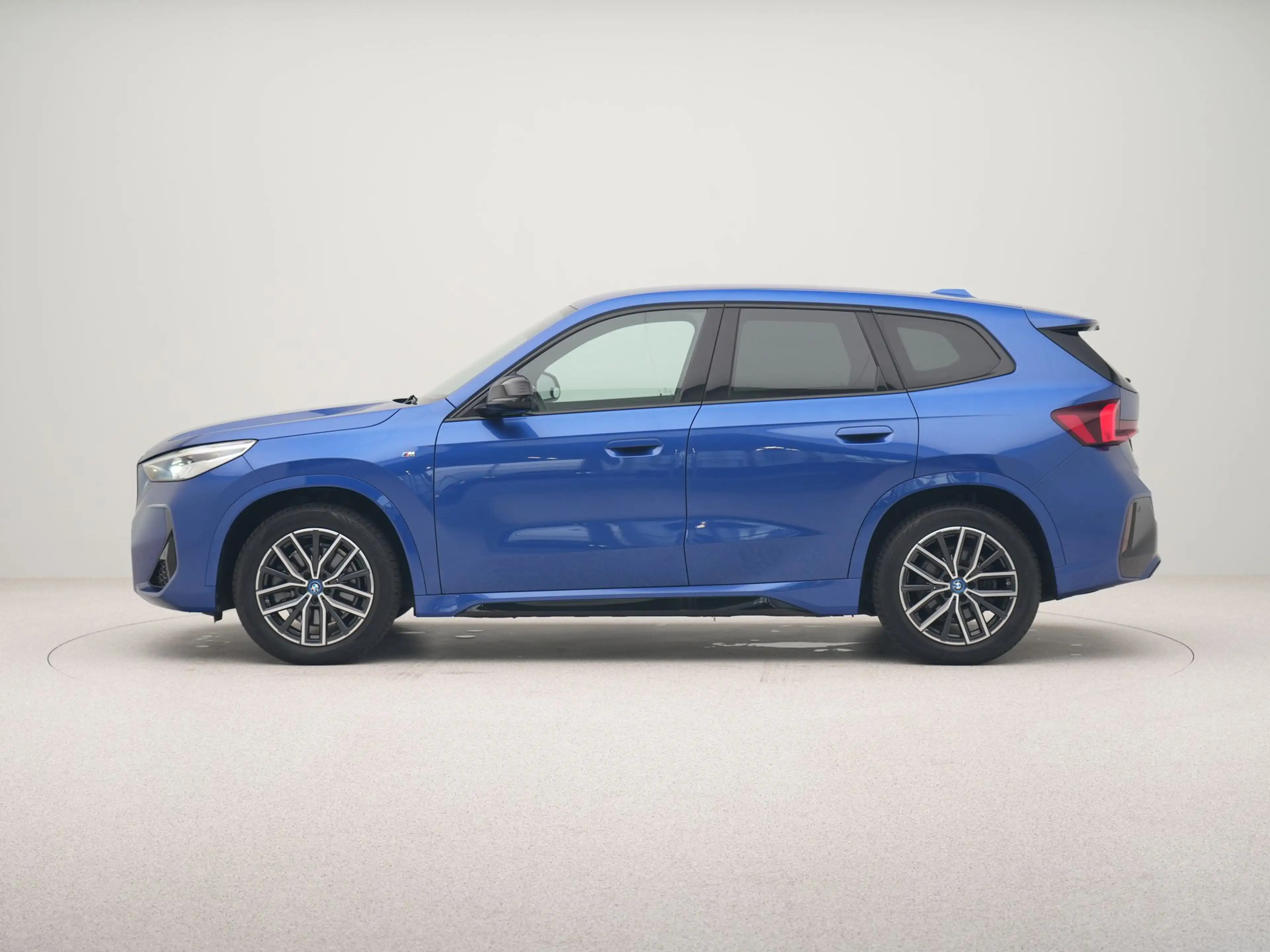 BMW iX1 xDrive30 Launch Edition 67 kWh Accu conditie 100% — photo 11