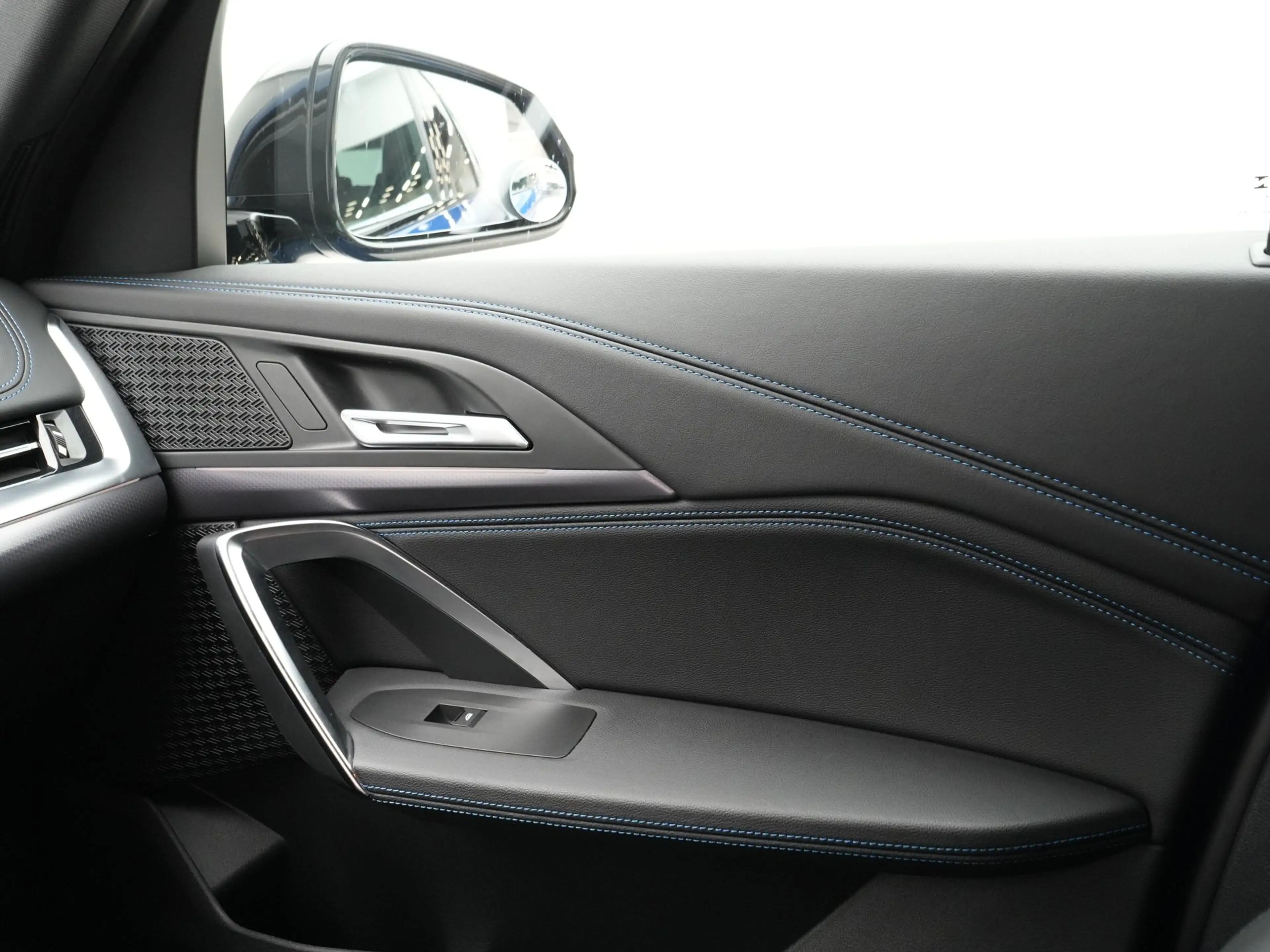 BMW iX1 xDrive30 Launch Edition 67 kWh Accu conditie 100% — photo 14