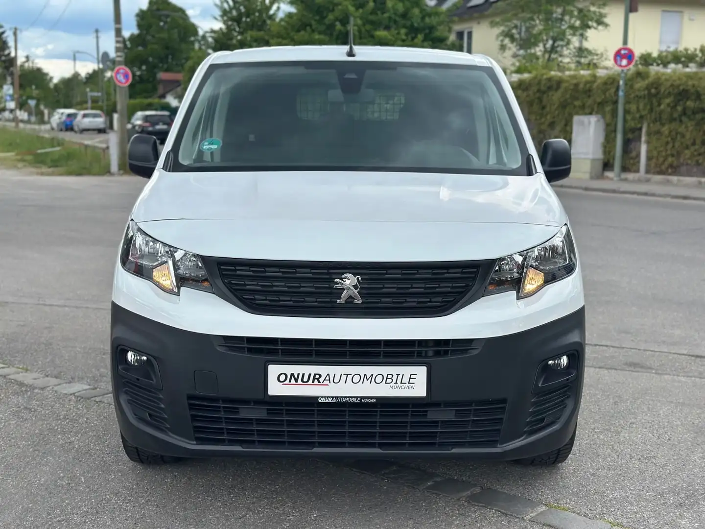 Peugeot Partner Grip L1 Blue 1.5 HDI Klima AHK PDC White - 2