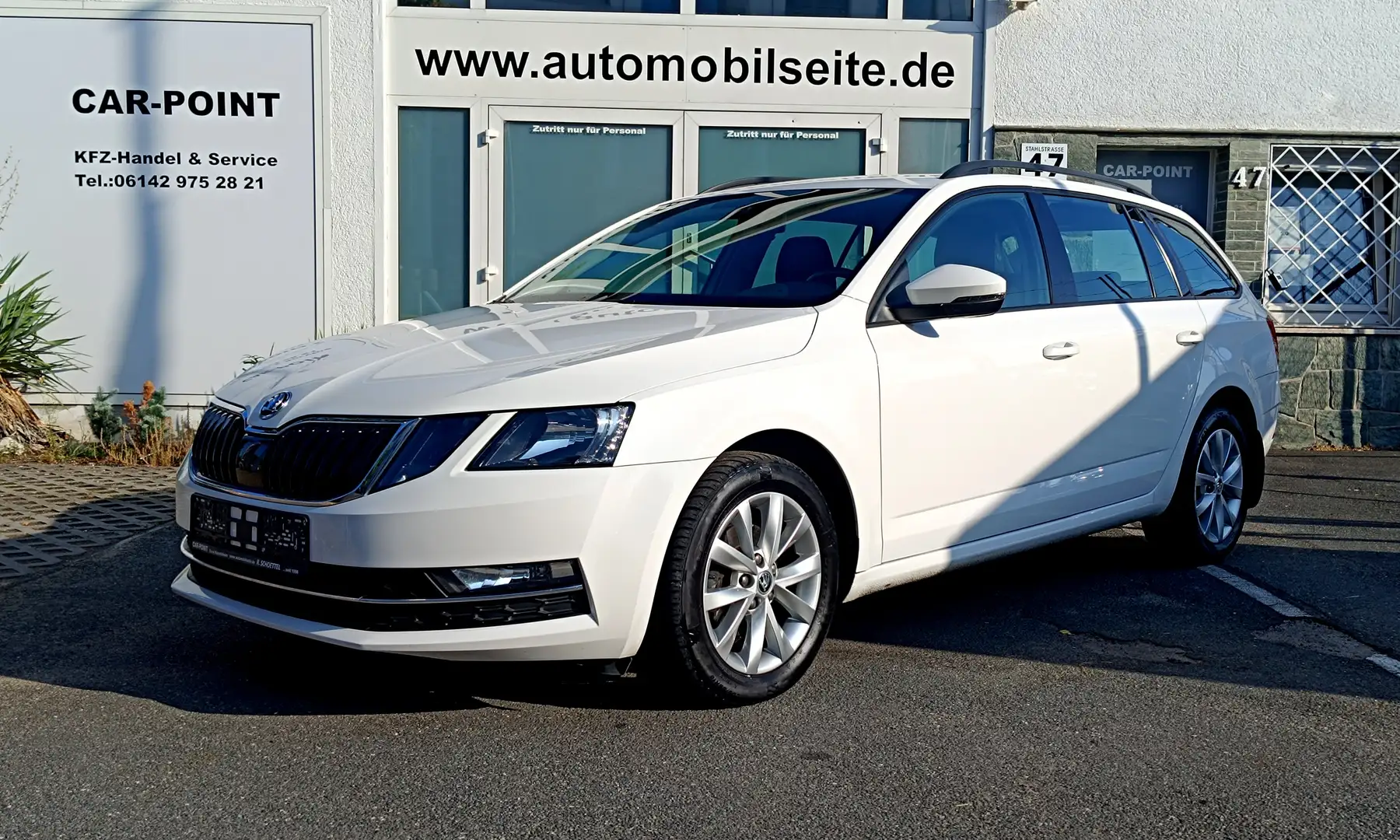Skoda Octavia Style*SPORTPAKET*AHK*1.HAND*SCHECKHEFT*NAVI*TOP* Weiß - 1